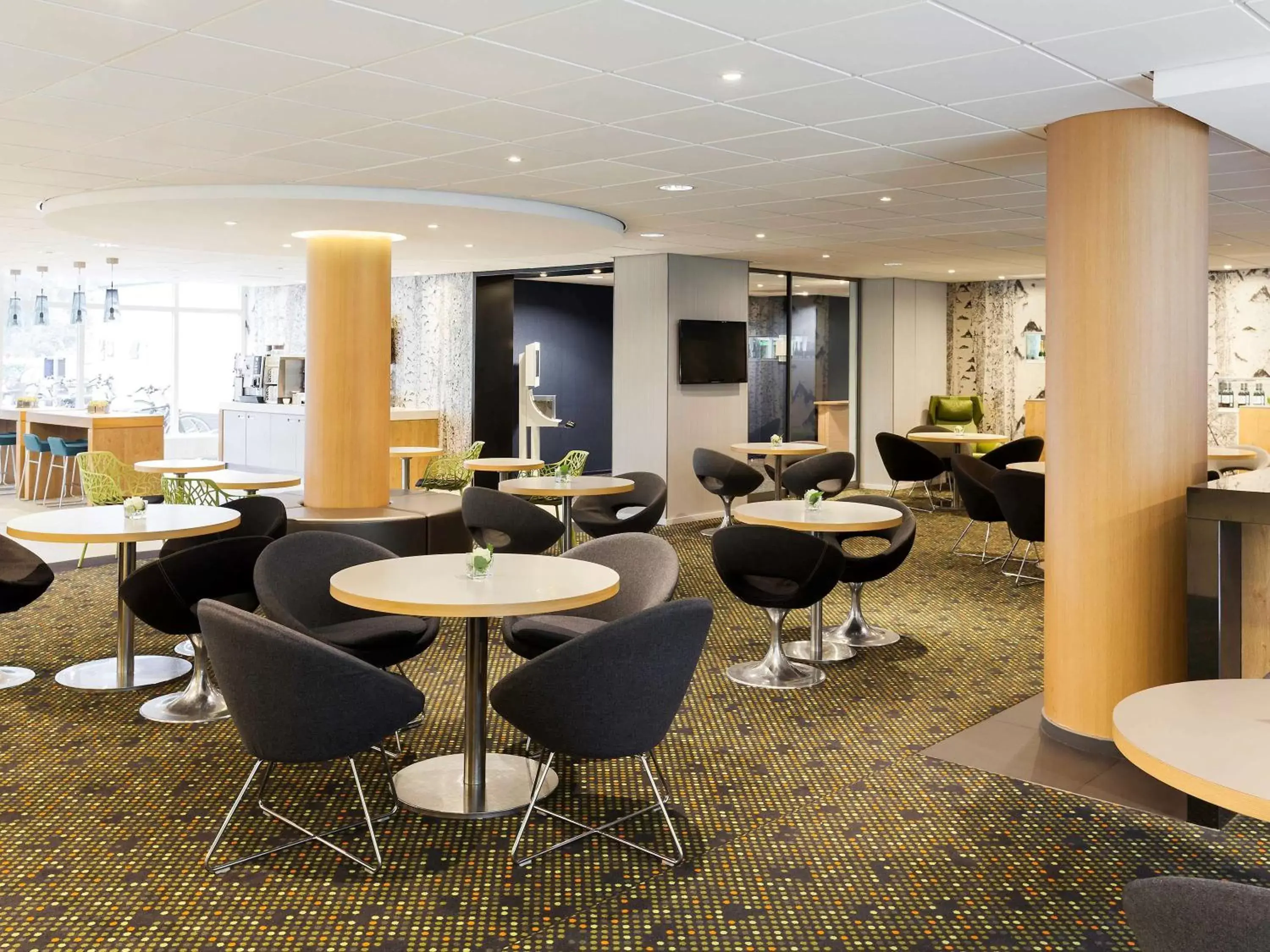 Lounge or bar in Novotel Eindhoven