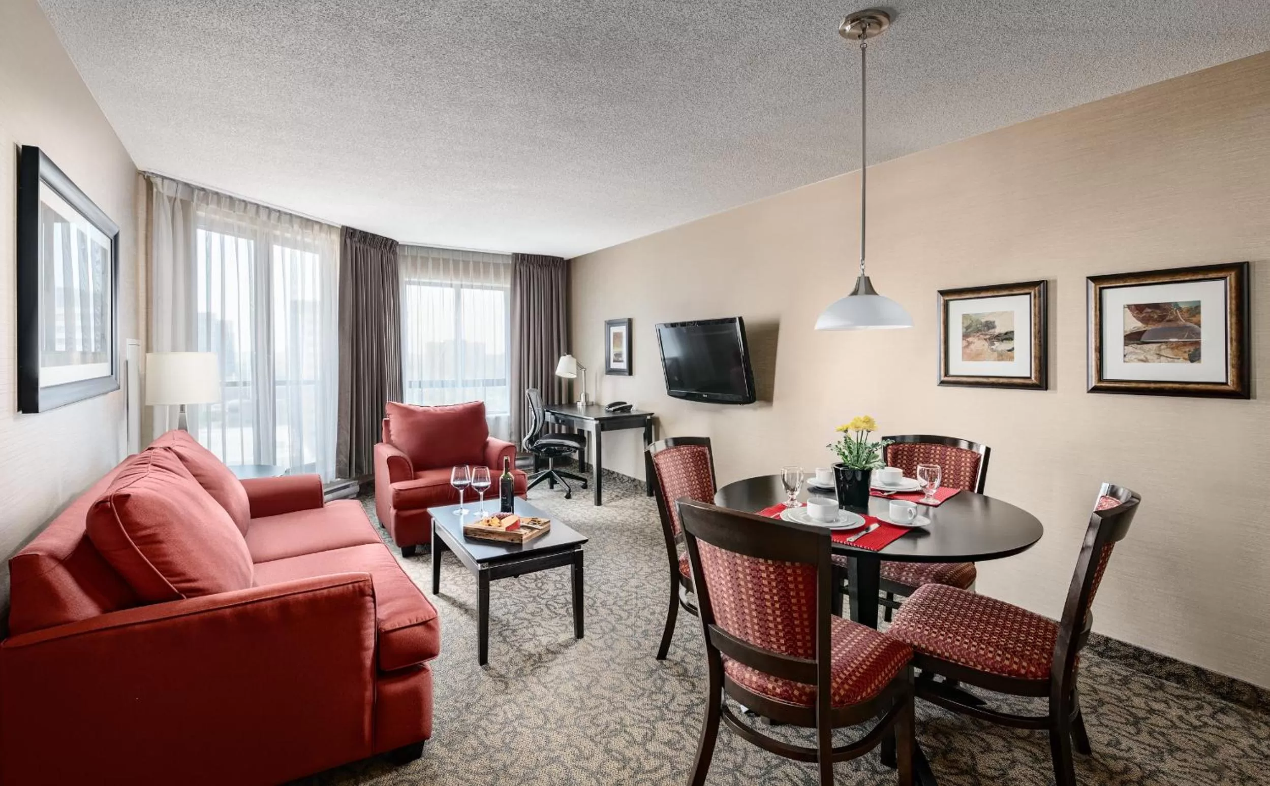 Living room in Les Suites Hotel Ottawa