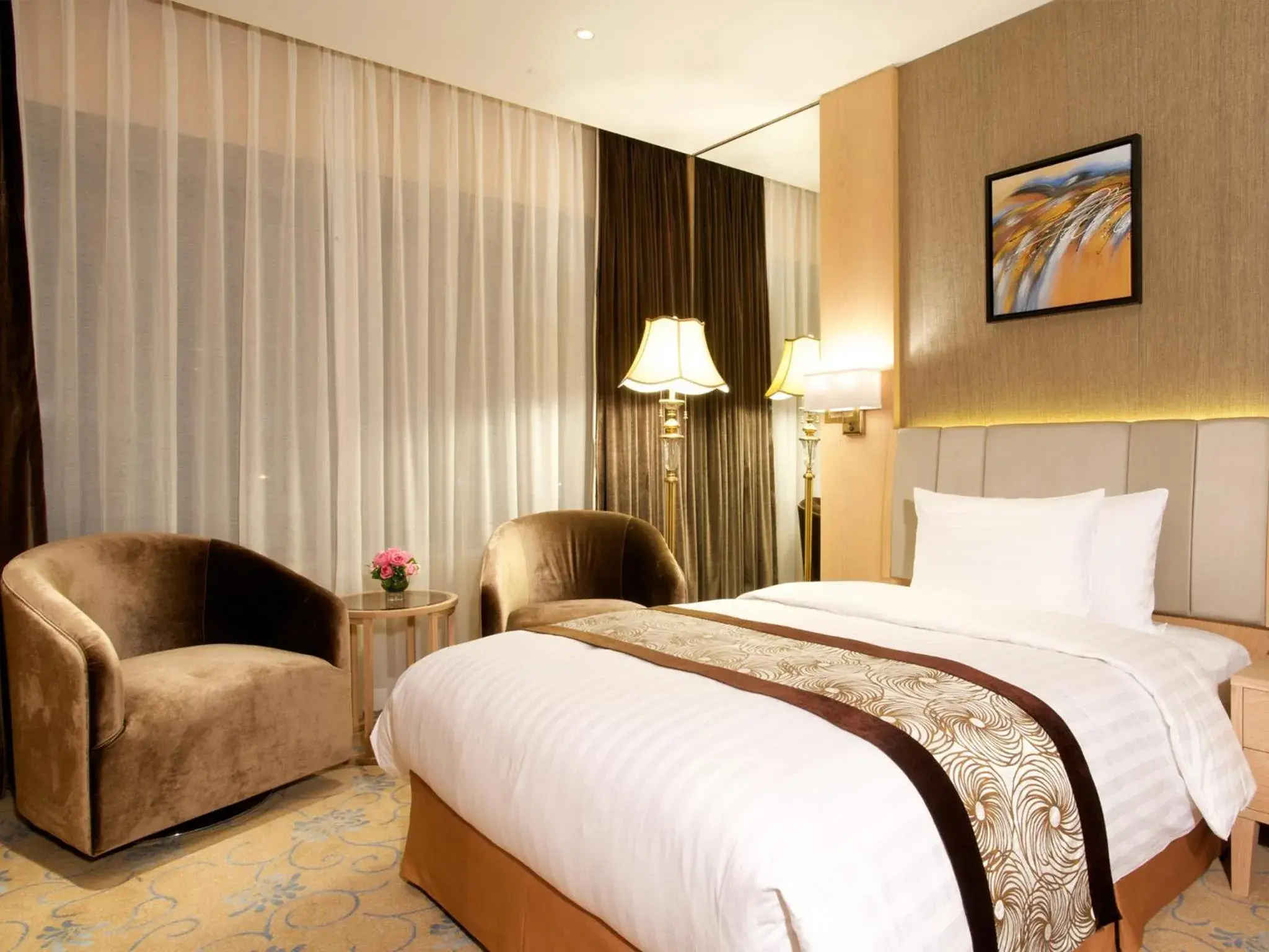 Photo of the whole room, Bed in Crowne Plaza Shanghai Noah Square, an IHG Hotel