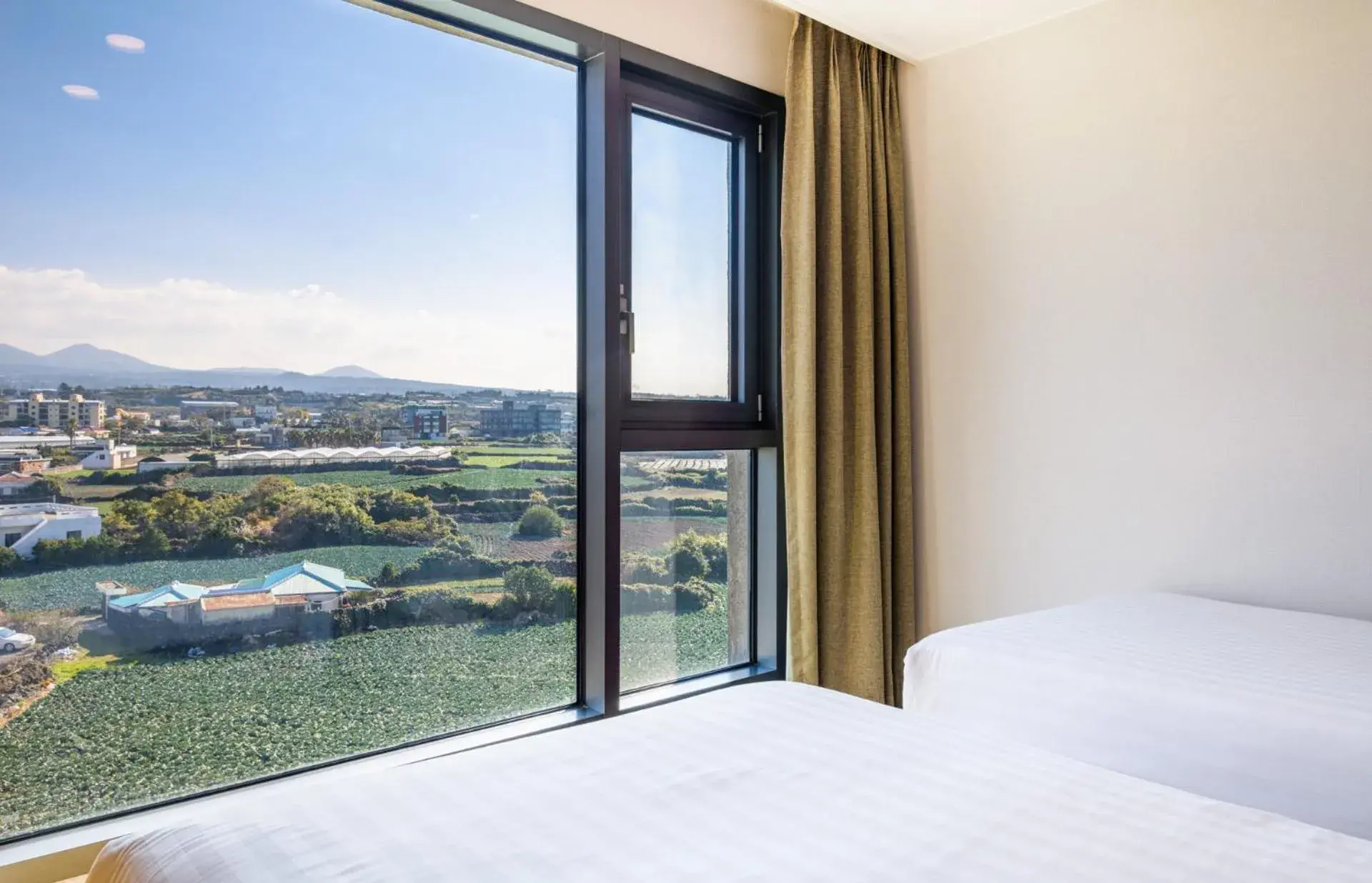 Mountain view in Uni Hotel Jeju