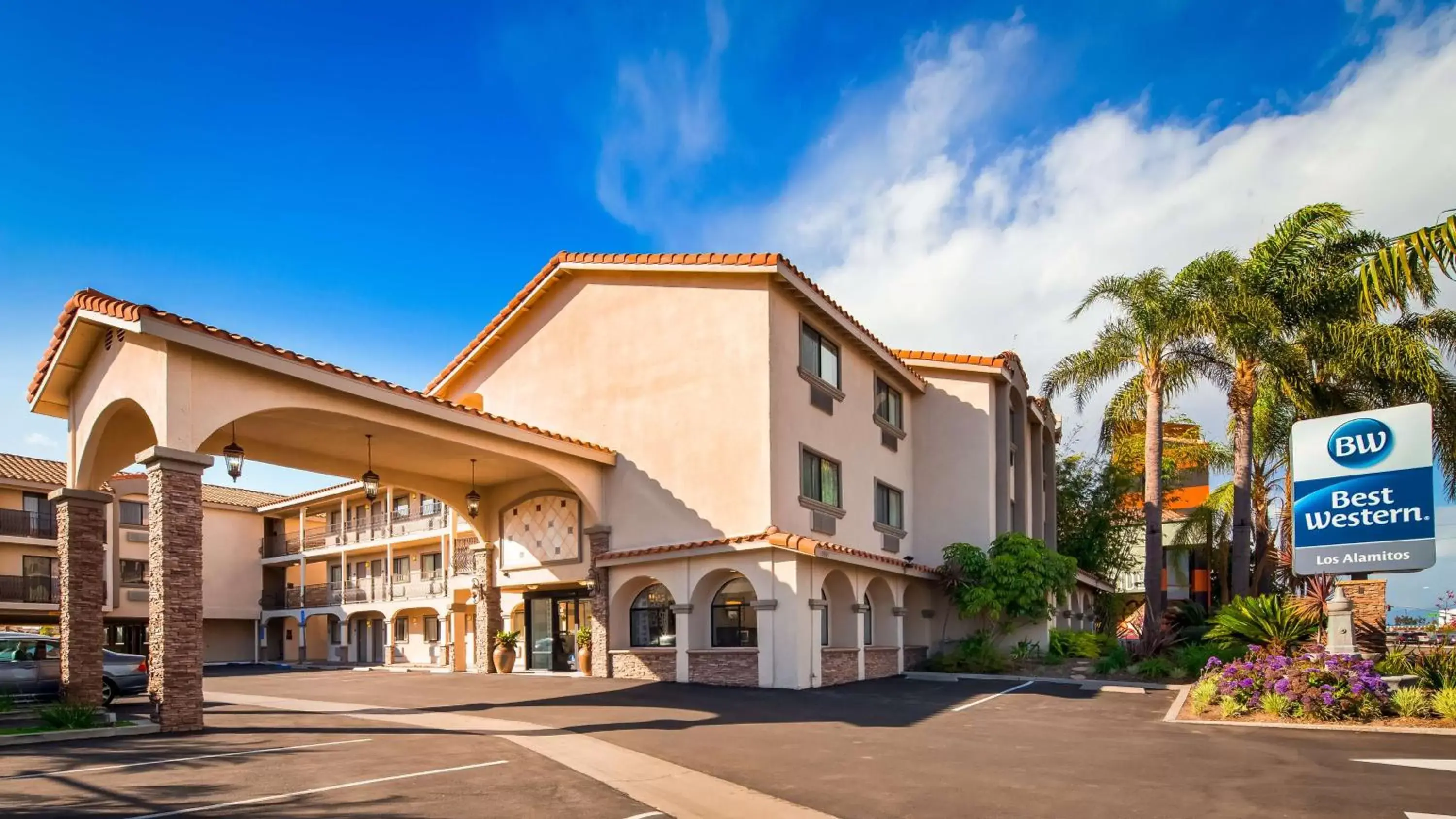 Property Building in Best Western Los Alamitos Inn & Suites
