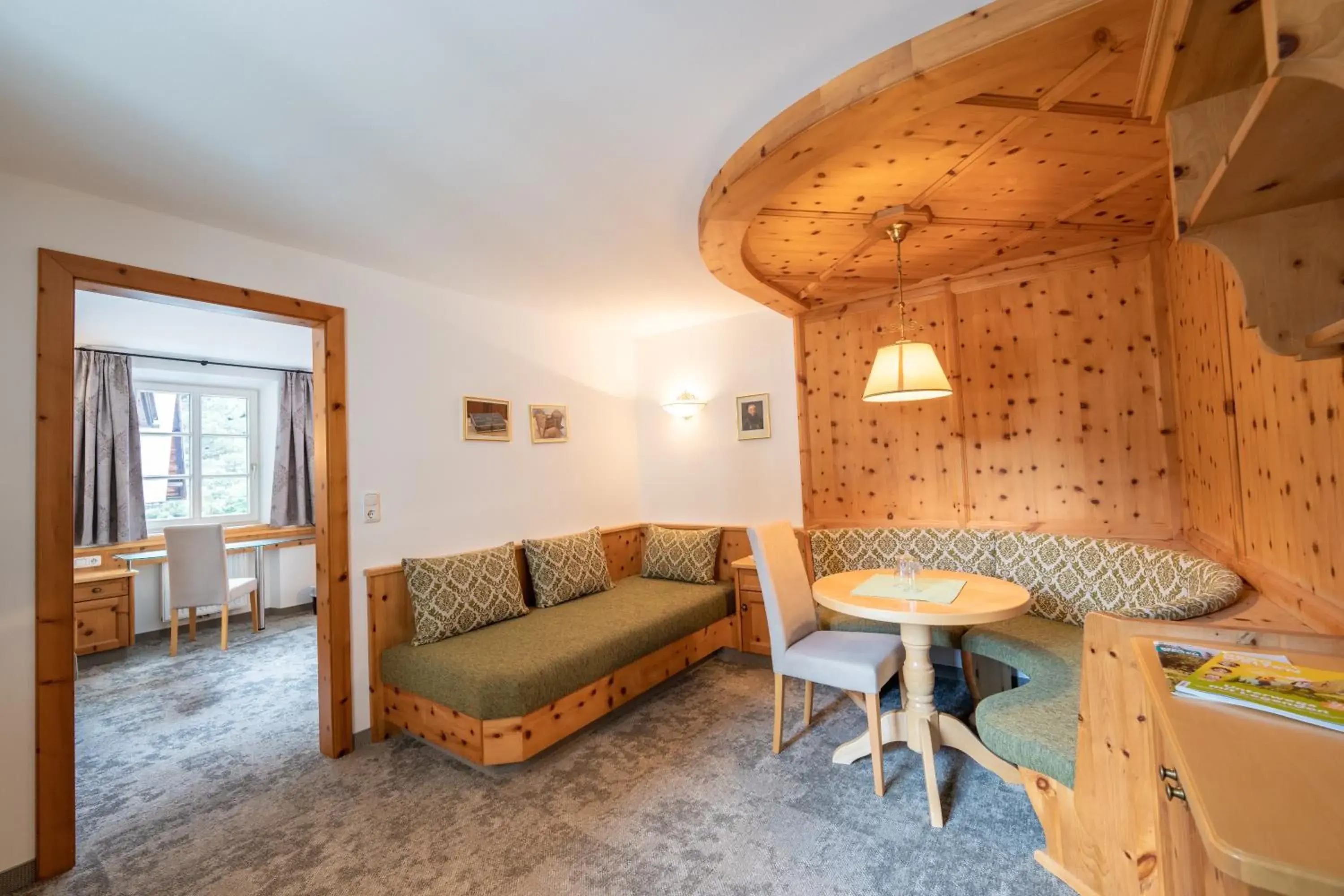 Living room, Seating Area in Alpenhotel Kramerwirt