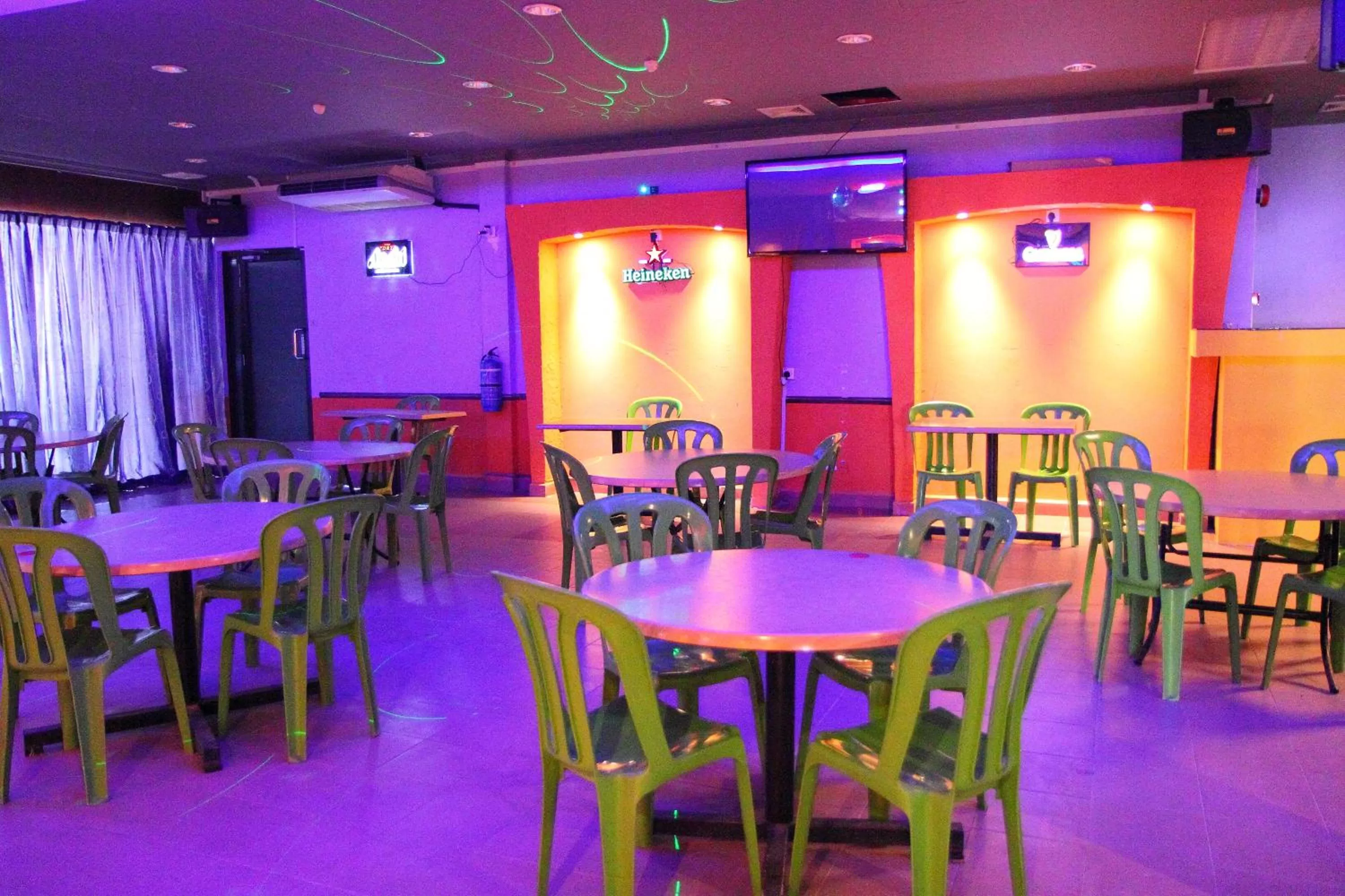 Lounge or bar in Grandpa Hotel