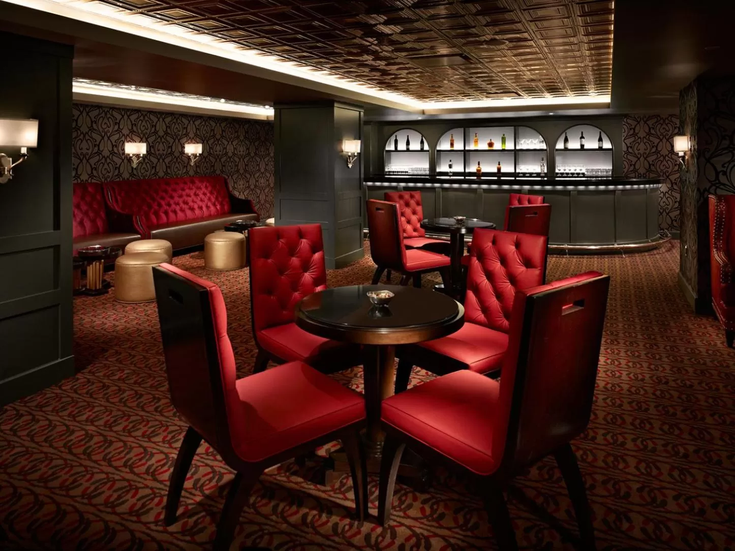 Lounge or bar in Omni William Penn Hotel