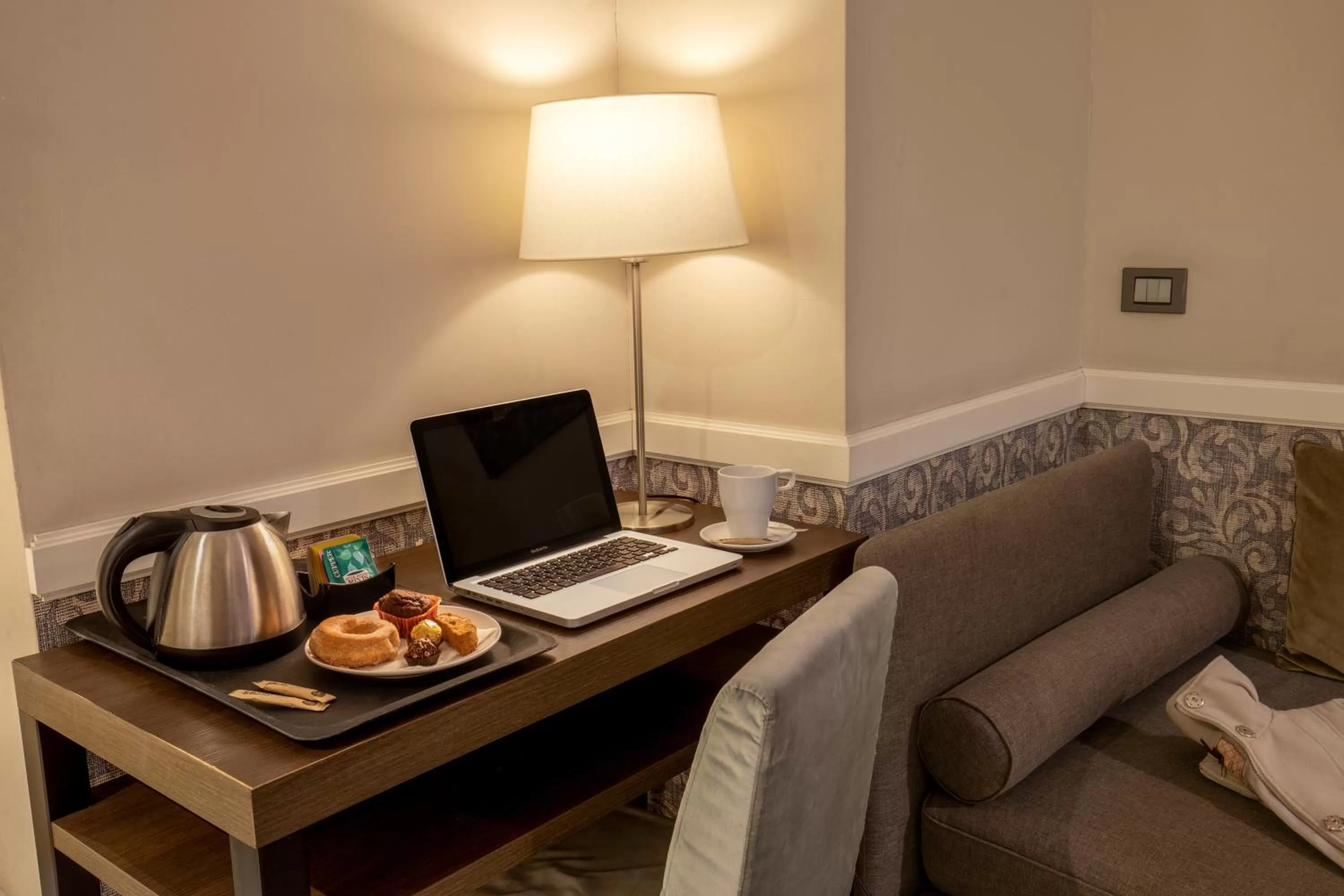 Coffee/tea facilities, Bed in Fragrance Hotel St. Peter