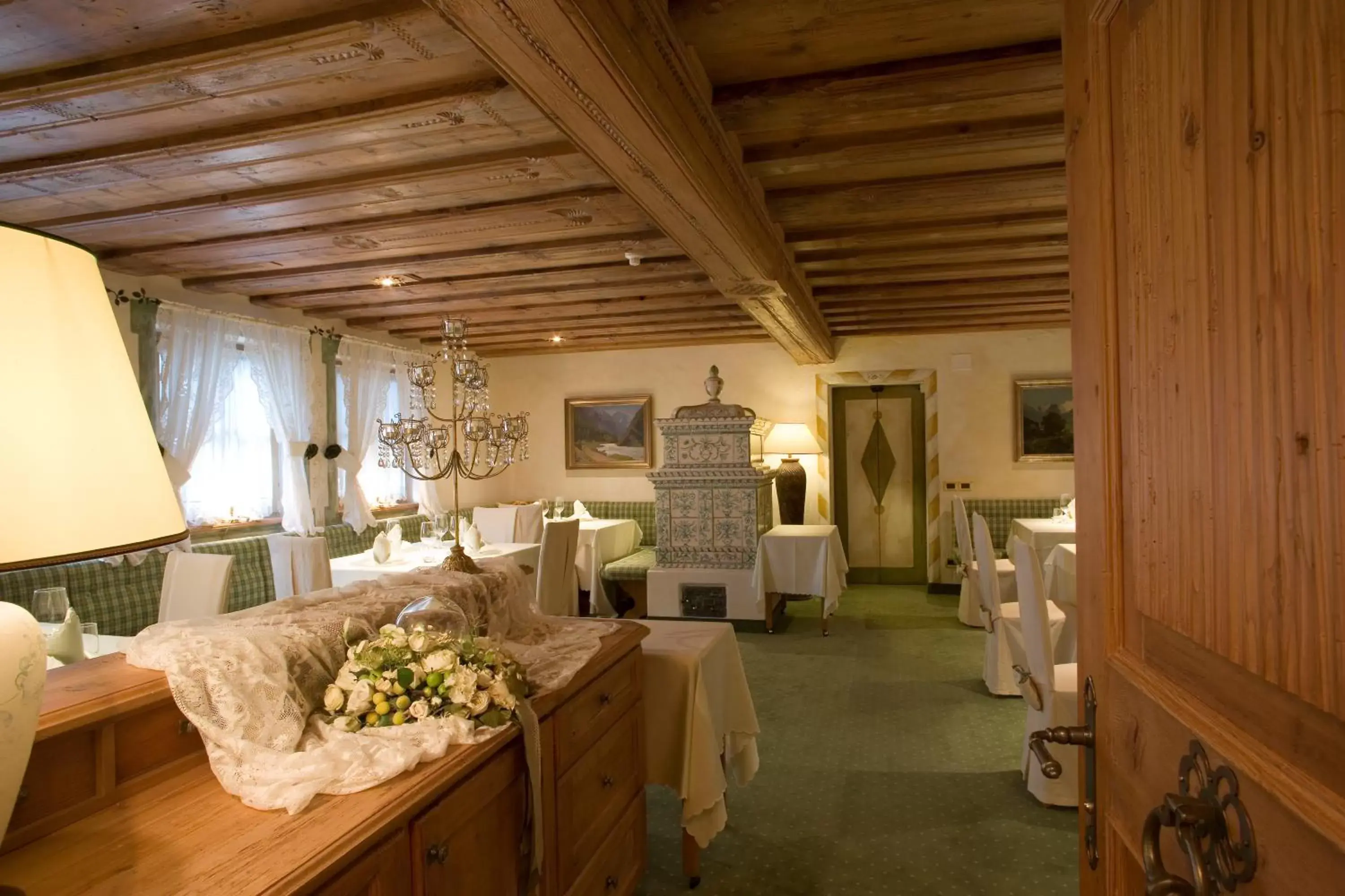 Restaurant/places to eat in Hotel Sassongher Restaurant/places to eat in Hotel Sassongher