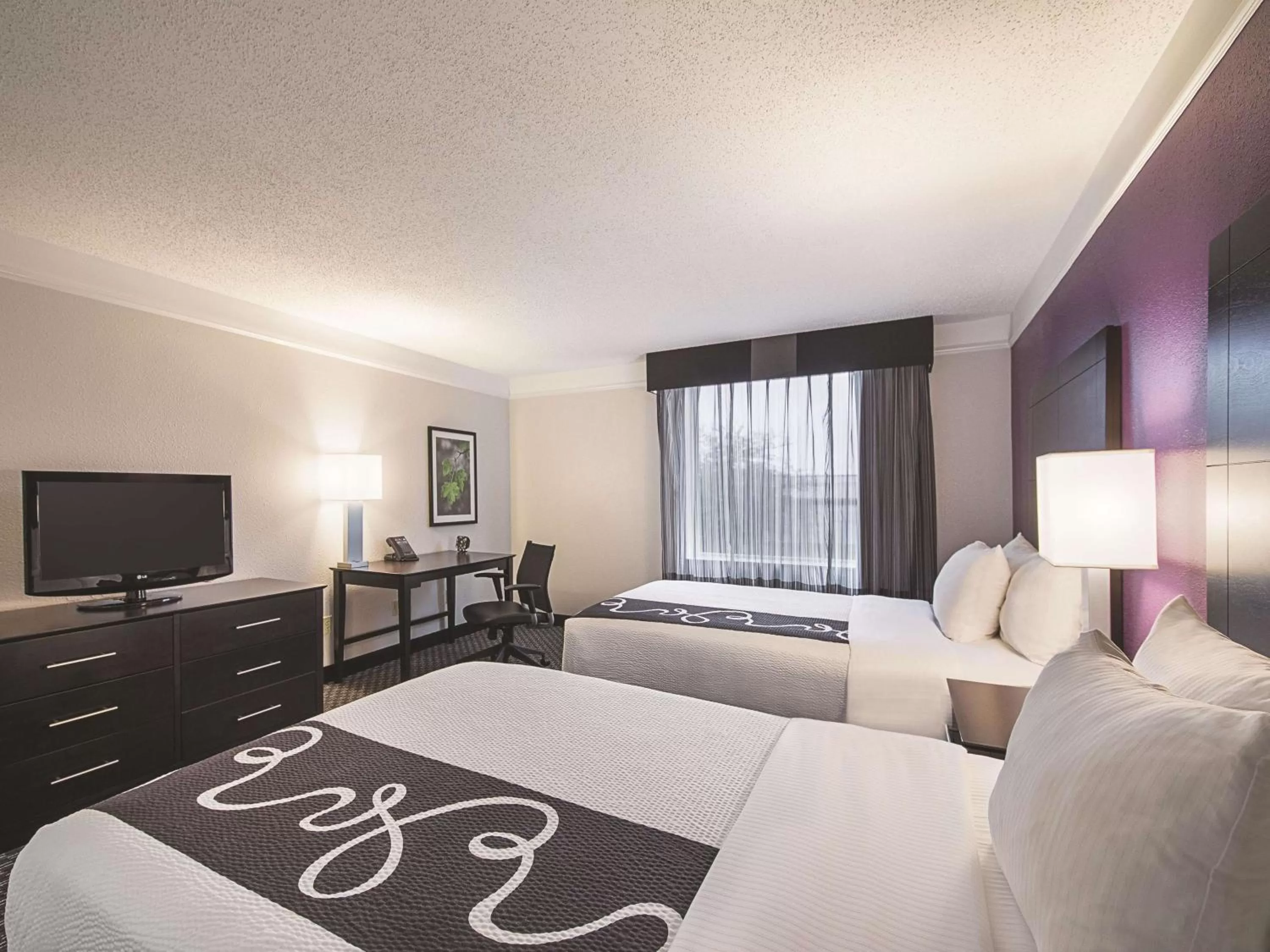 Photo of the whole room, Bed in La Quinta by Wyndham Austin Round Rock