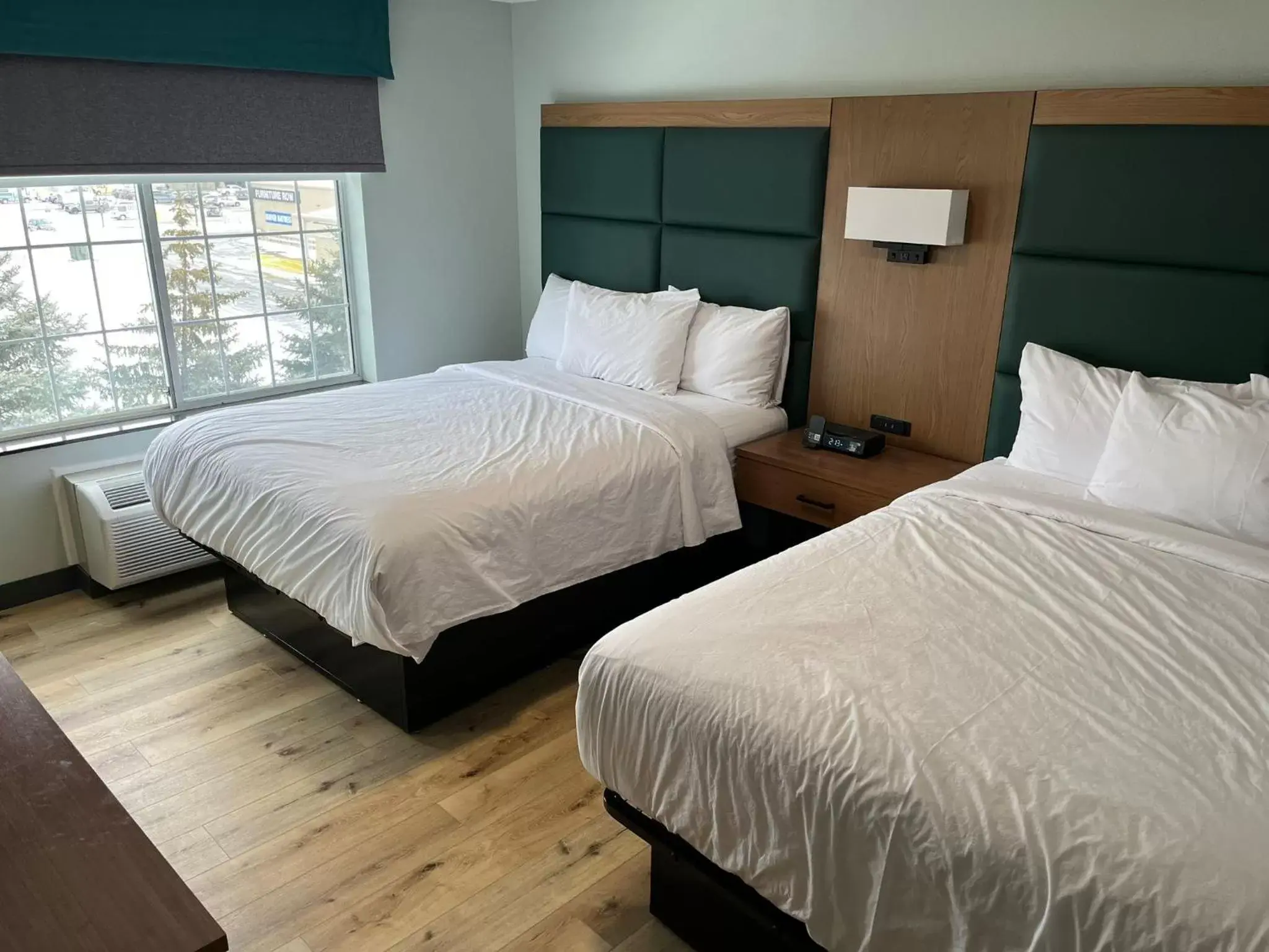 Bedroom, Bed in Wingate By Wyndham Mansfield Ontario Bedroom, Bed in Wingate By Wyndham Mansfield Ontario