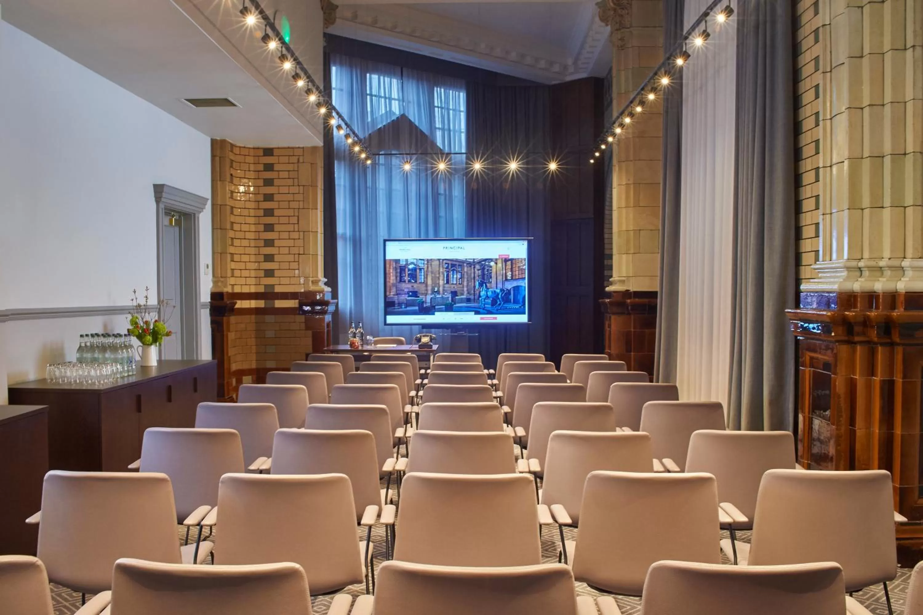 Meeting/conference room in Kimpton Clocktower by IHG