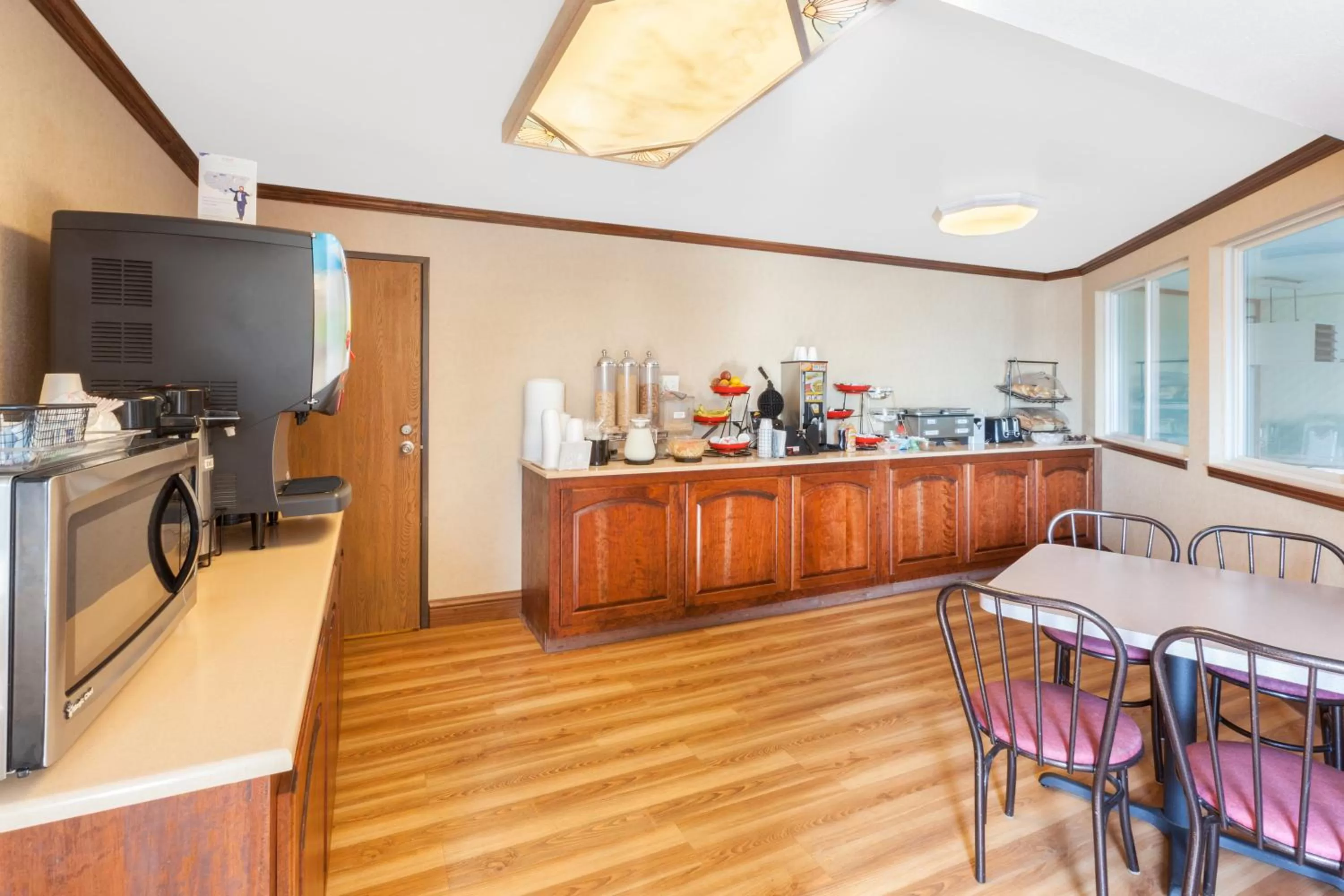 Continental breakfast in Ramada by Wyndham Mackinaw City Waterfront