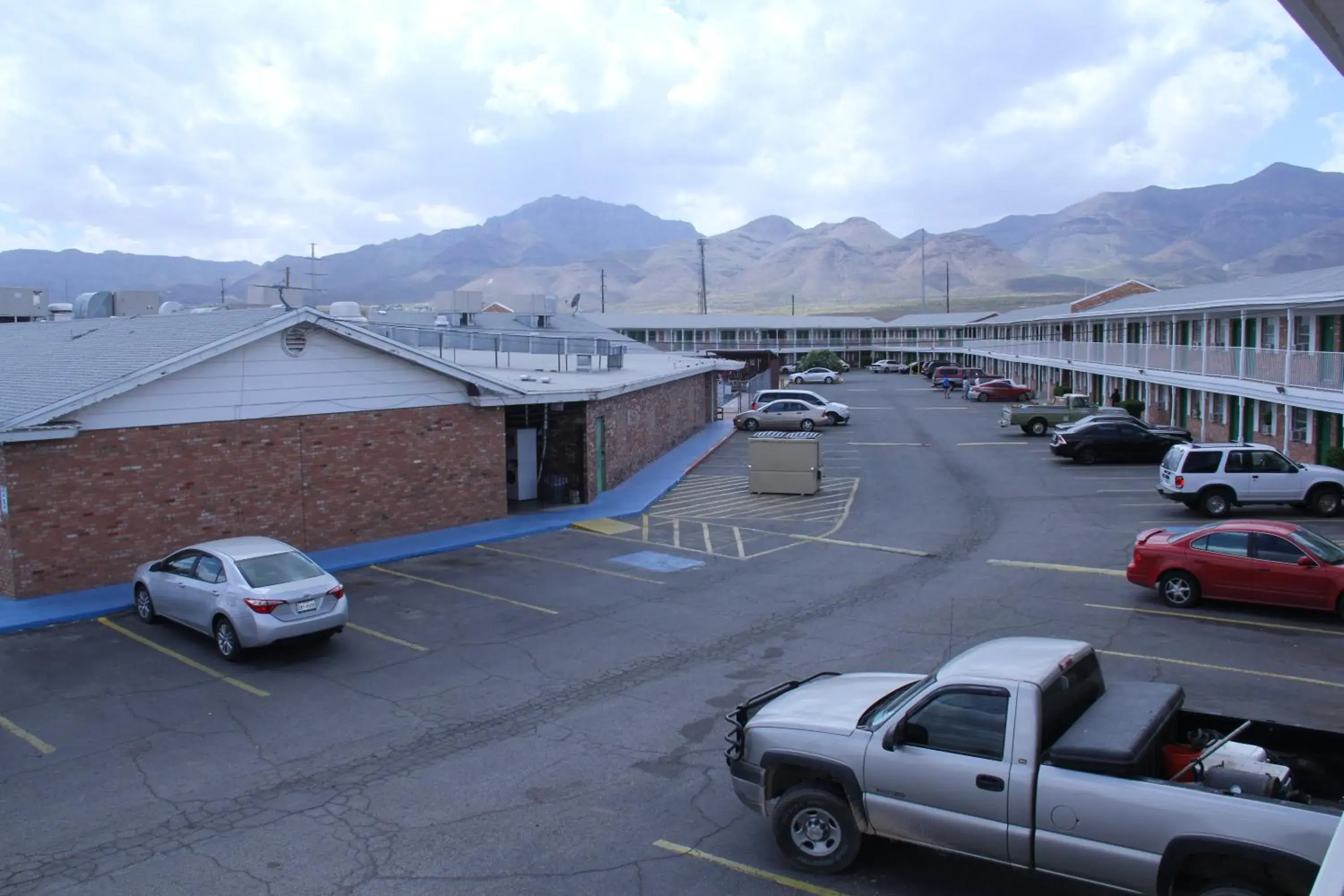 Balcony/Terrace, Mountain View in Super Lodge Motel El Paso