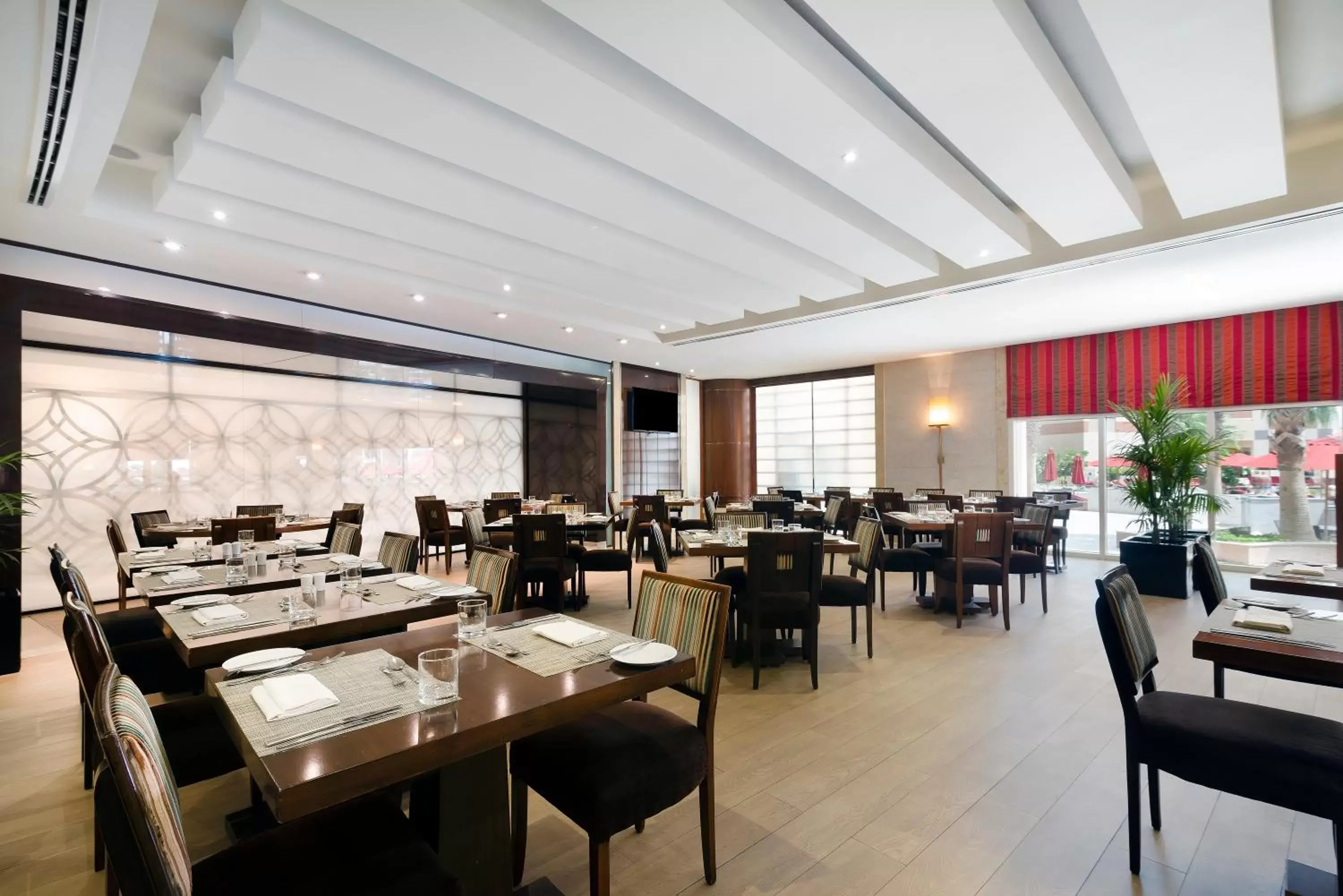 Restaurant/places to eat in Khalidiya Palace Rayhaan by Rotana, Abu Dhabi Restaurant/places to eat in Khalidiya Palace Rayhaan by Rotana, Abu Dhabi