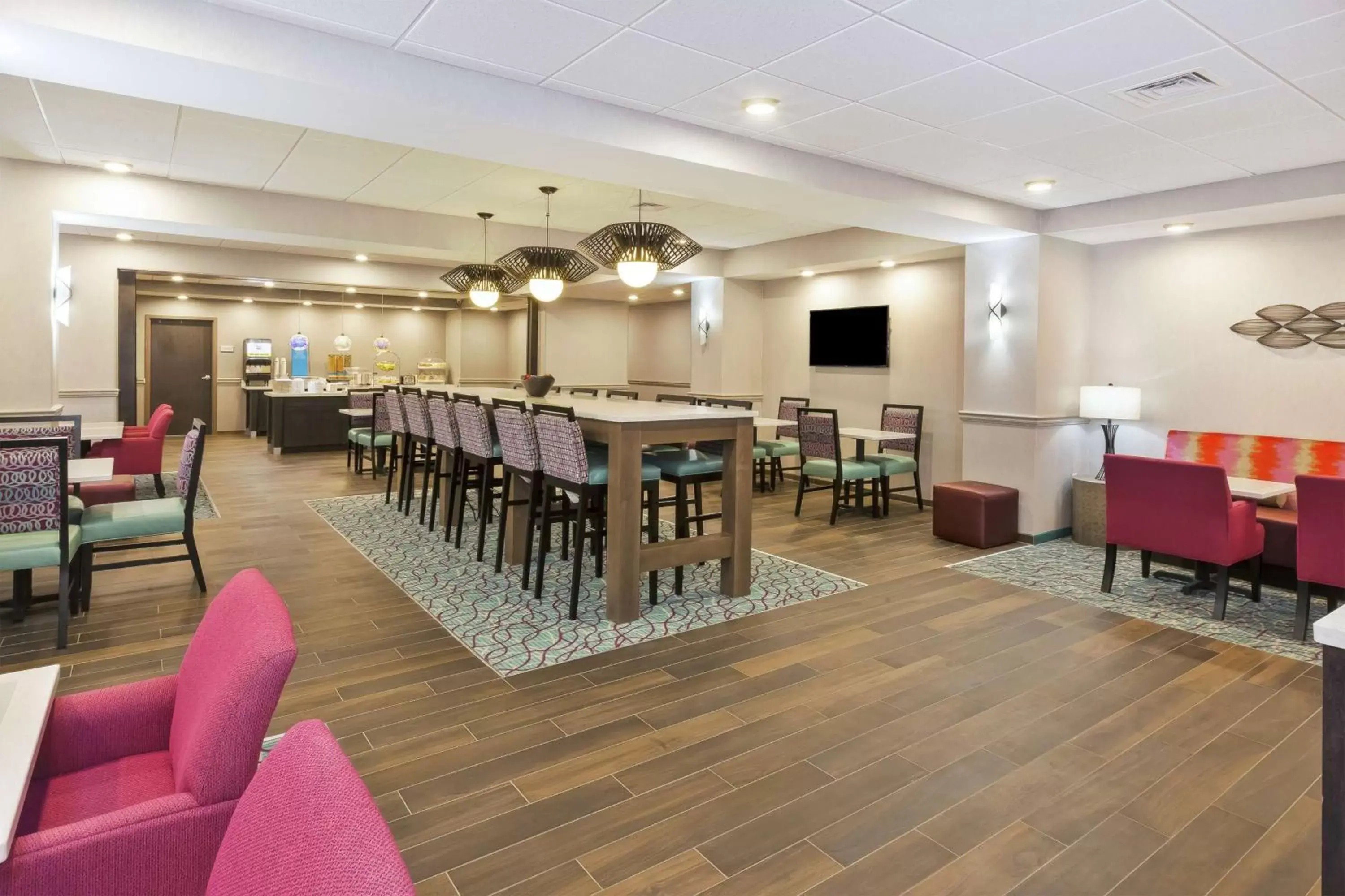 Breakfast, Restaurant/Places to Eat in Hampton Inn Sedalia