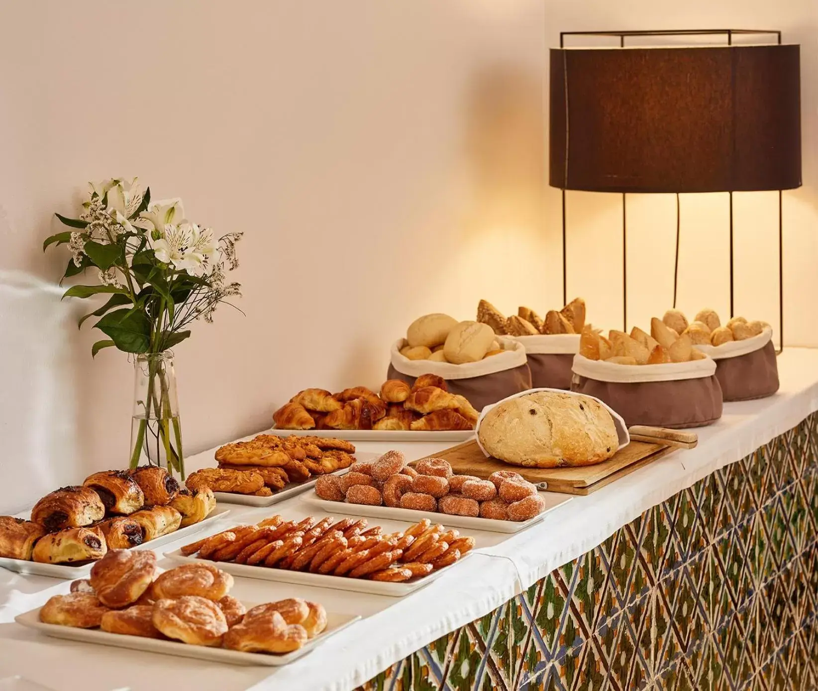 Buffet breakfast, Food in Hotel Rey Alfonso X