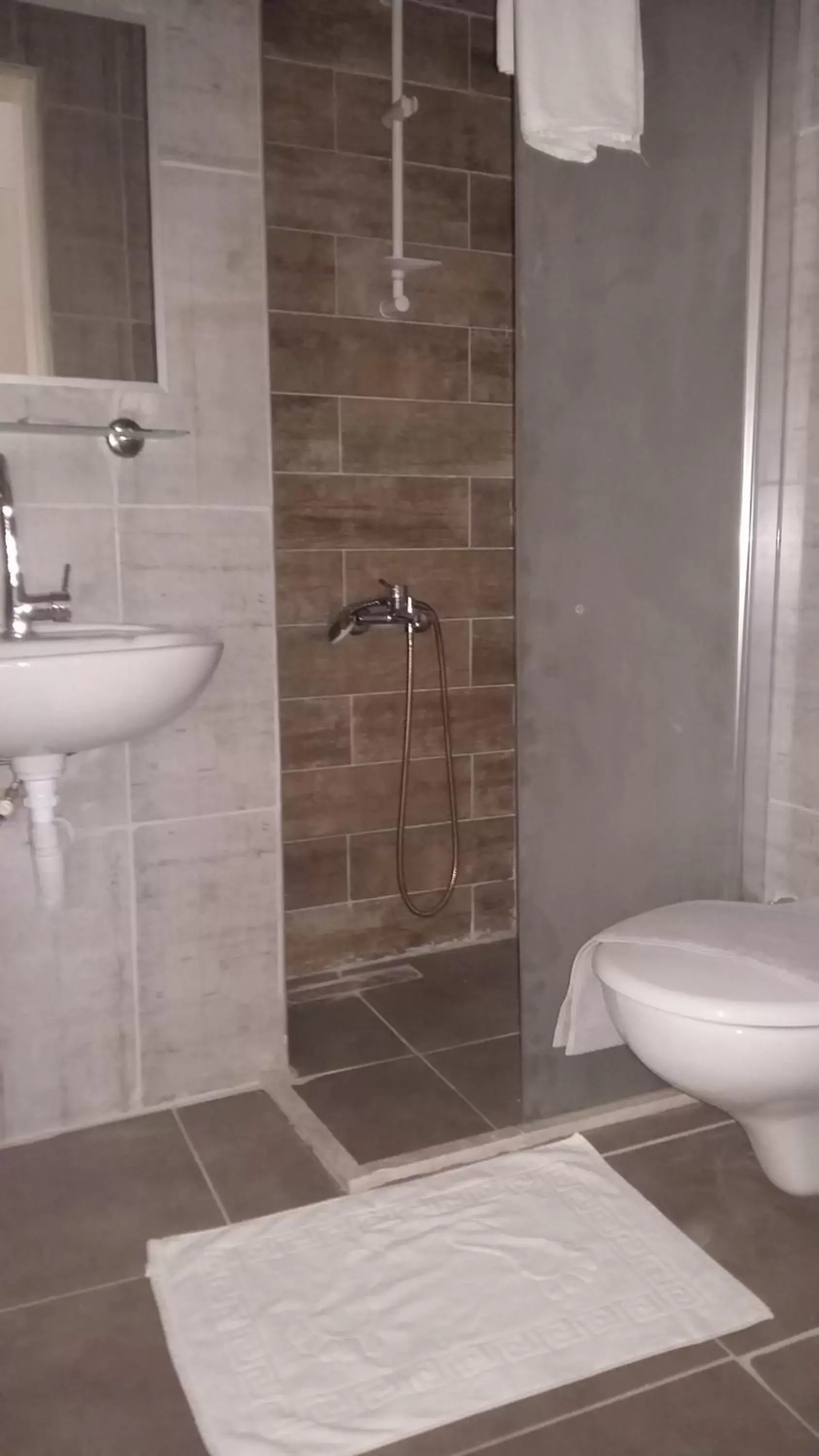 Bathroom in Nicea Hotel