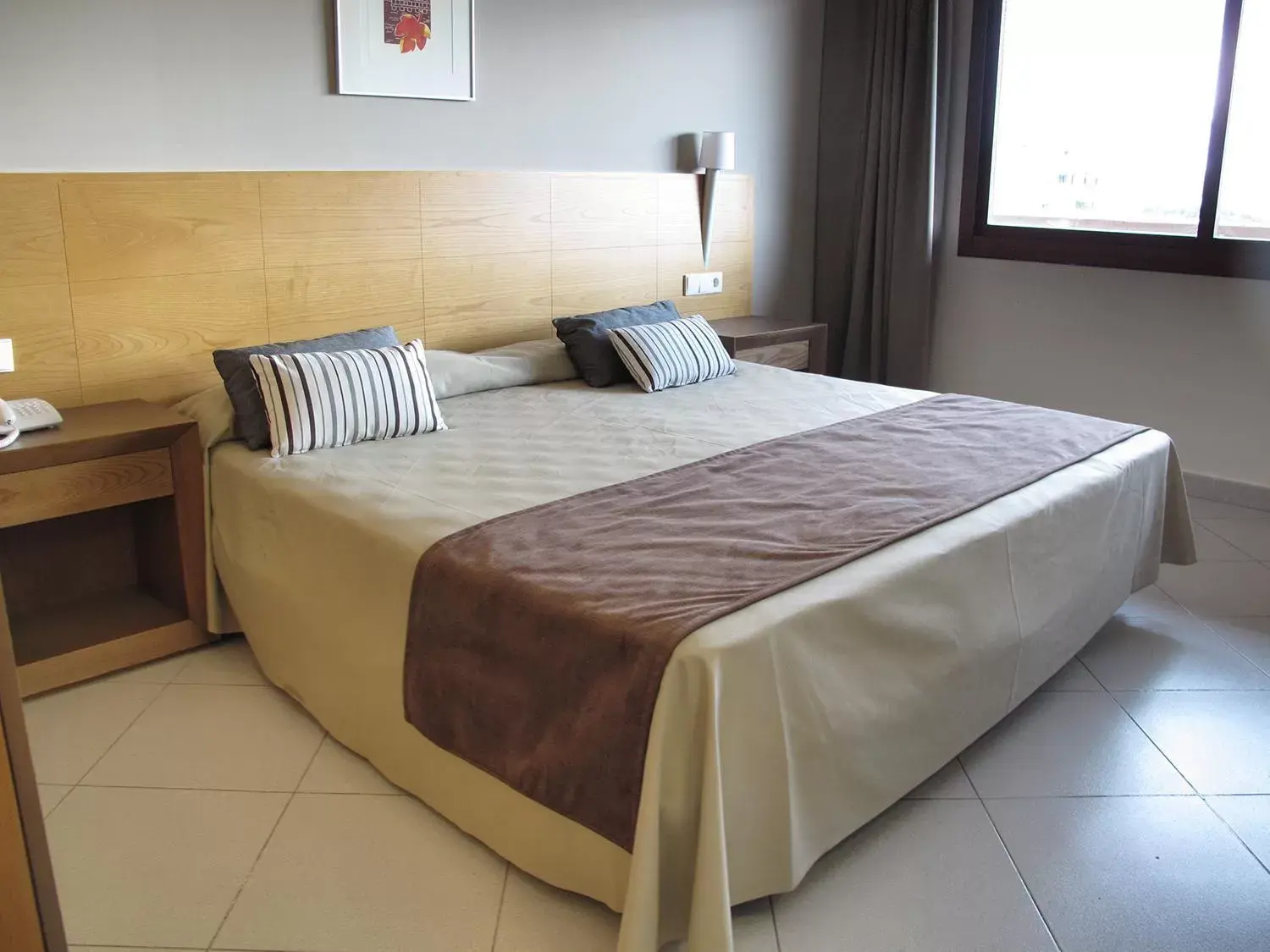 Bedroom, Bed in Ohtels Campo De Gibraltar