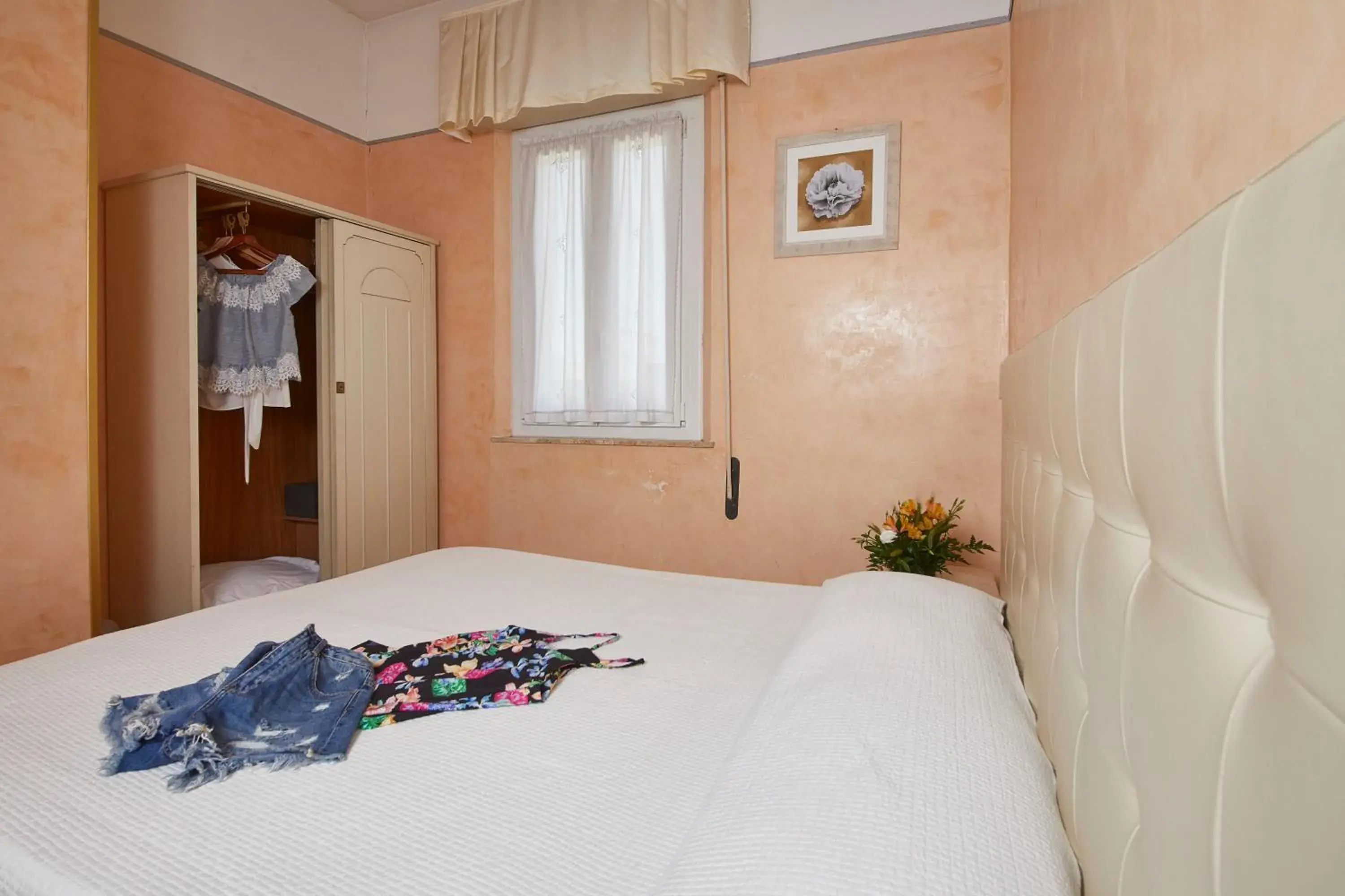 Bedroom, Bed in Hotel Vienna Ostenda e Ristorante il Danubio