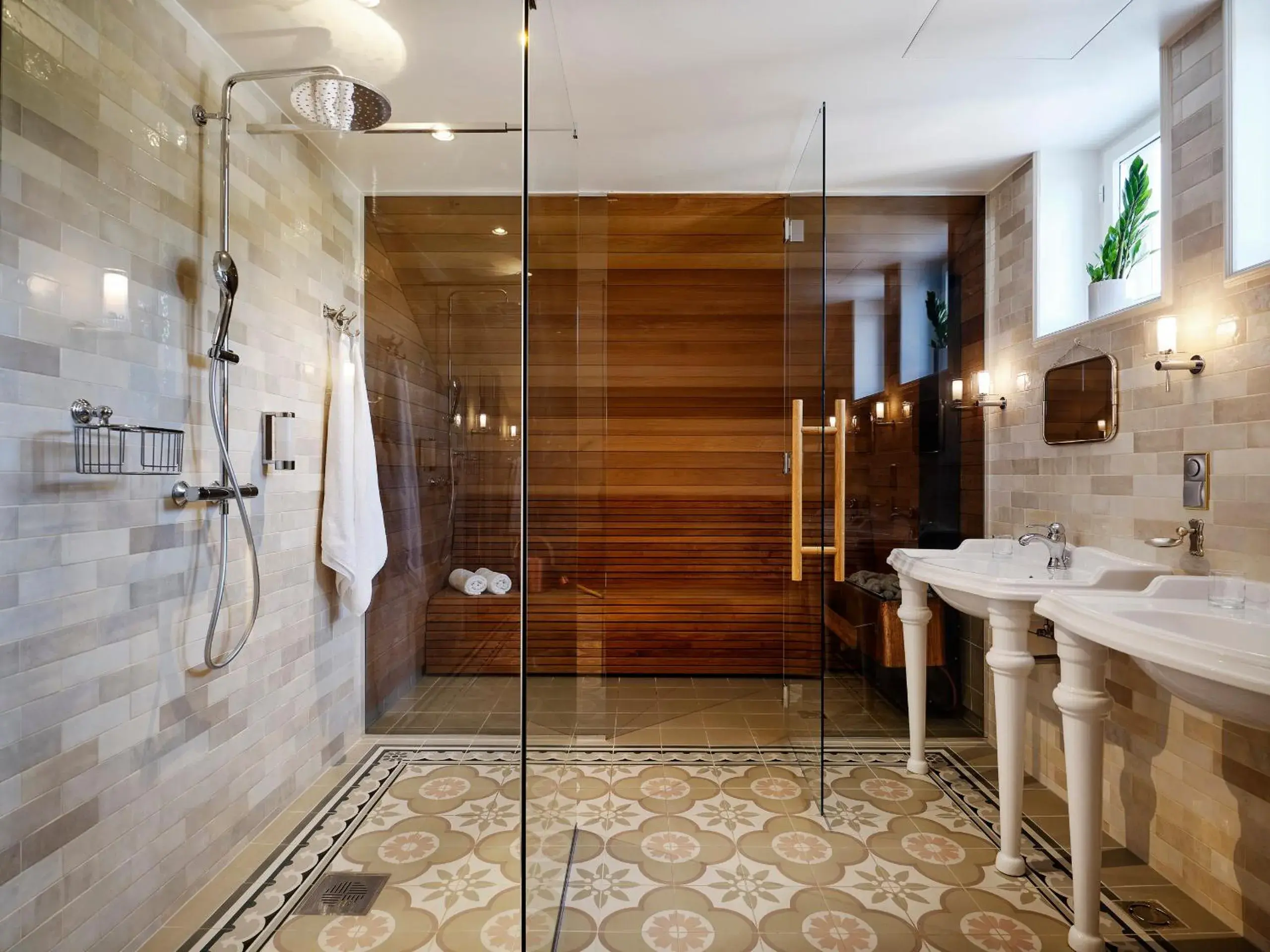 Sauna, Bathroom in Villa Ammende Restaurant and Hotel