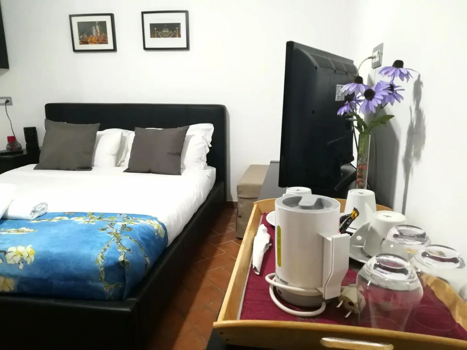 Coffee/tea facilities, Bed in Relais Arco Della Pace