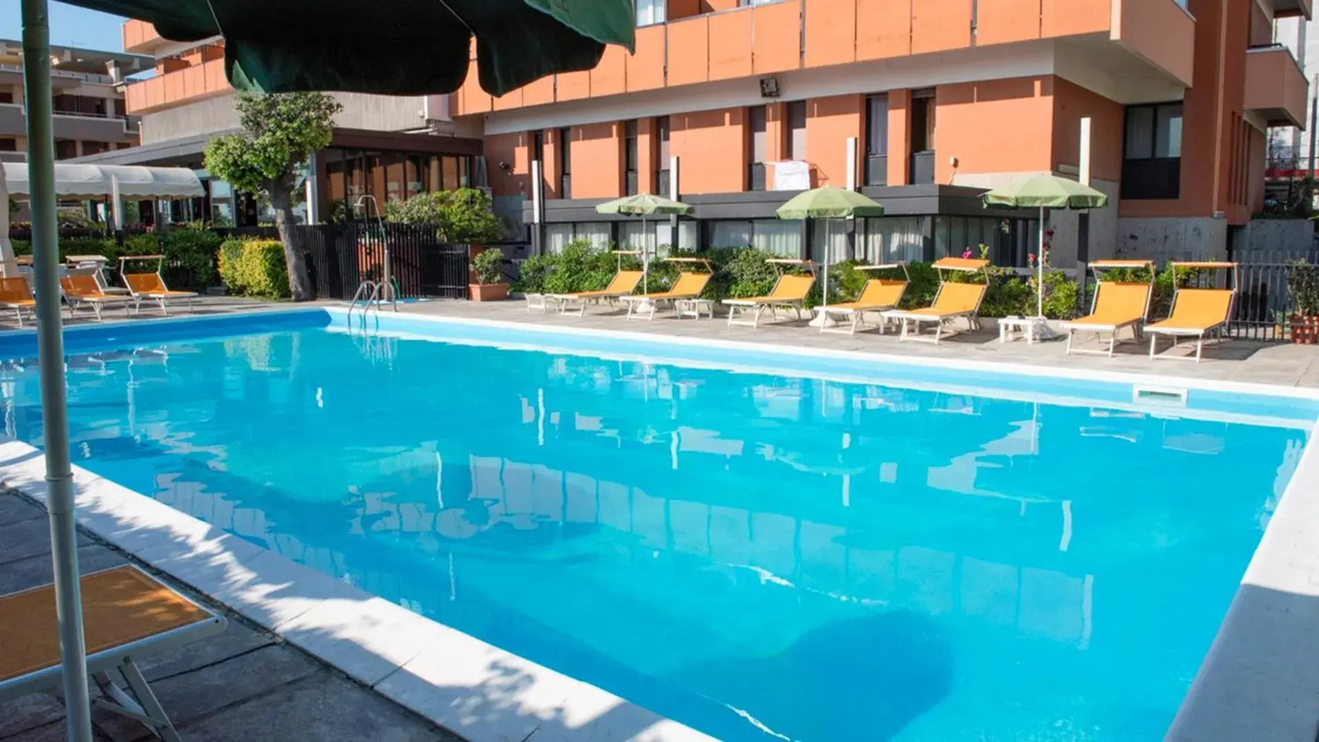 Swimming pool in Park Hotel