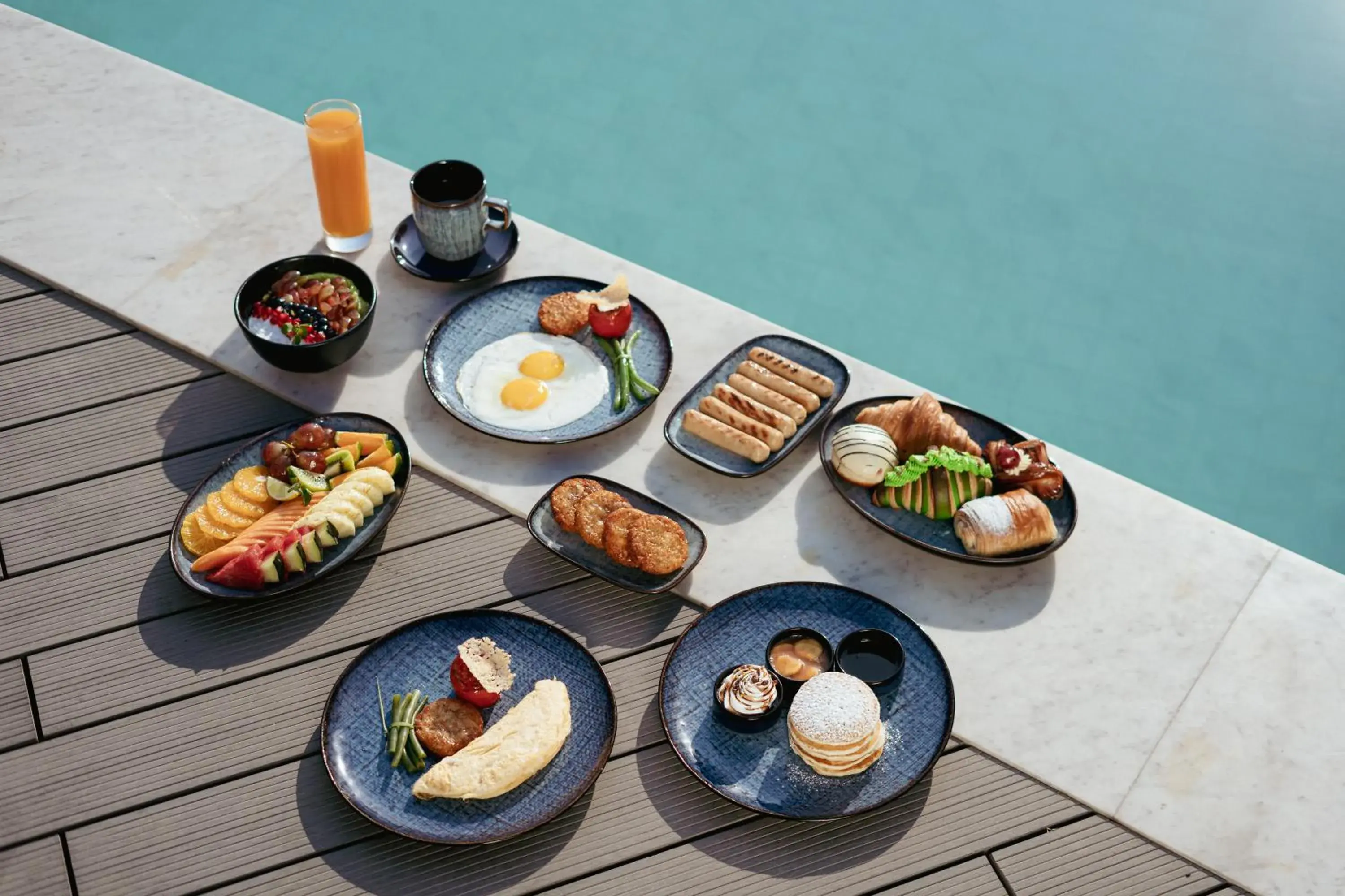 Breakfast, Food in Courtyard by Marriott Aravali Resort