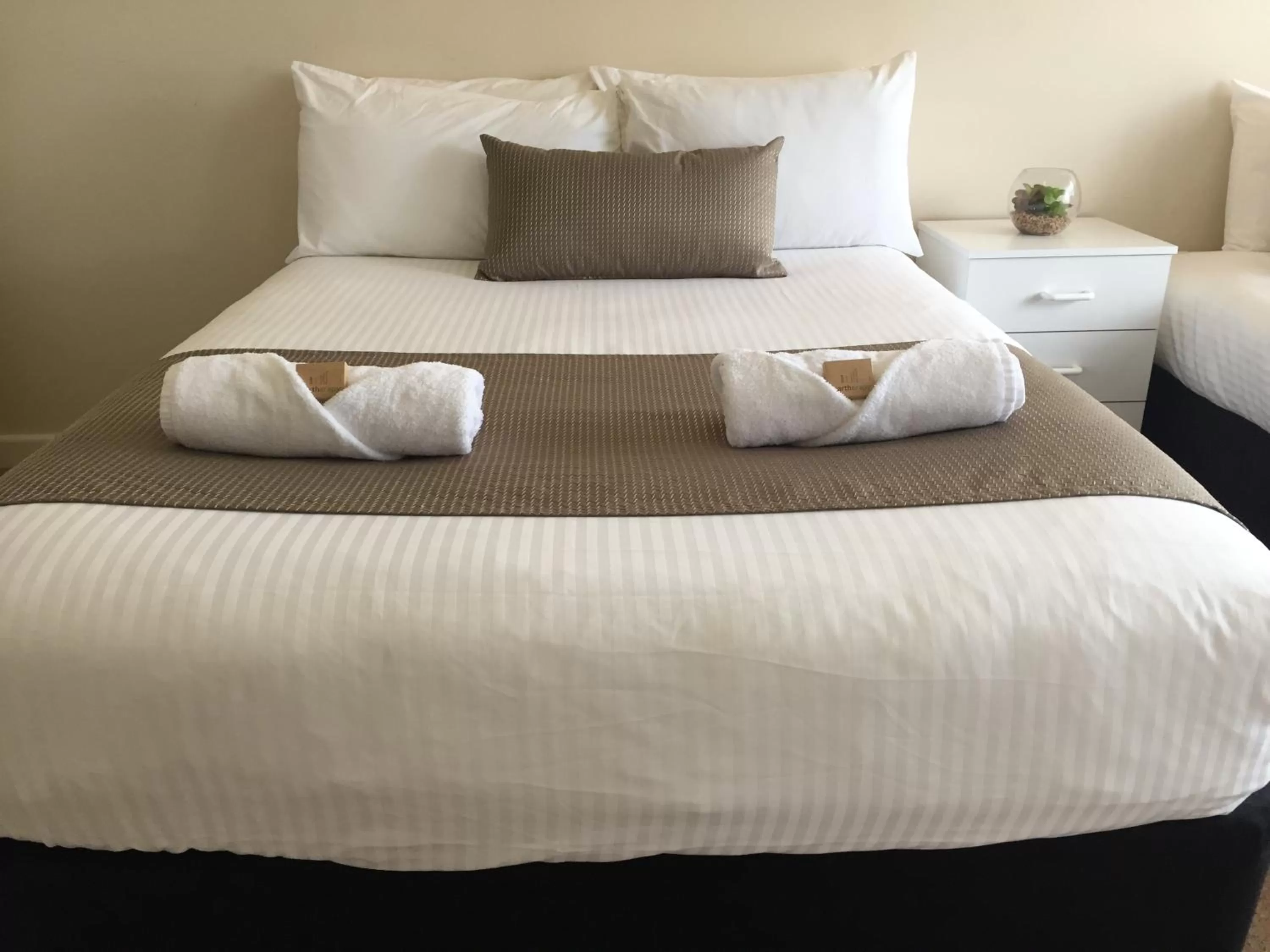 Bedroom, Bed in Port Pirie Accommodation and Apartments