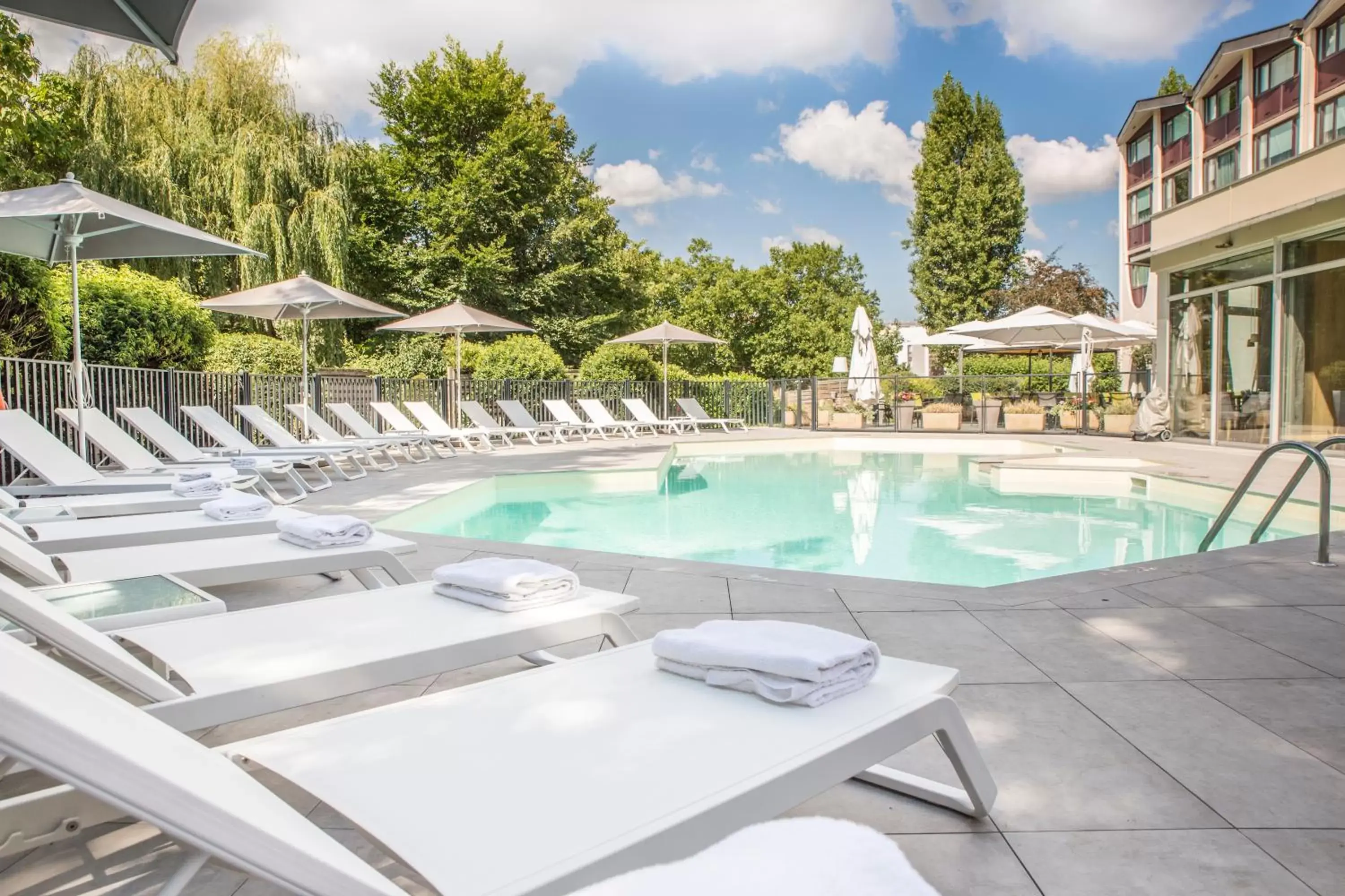 Swimming Pool in Mercure Beaune Centre