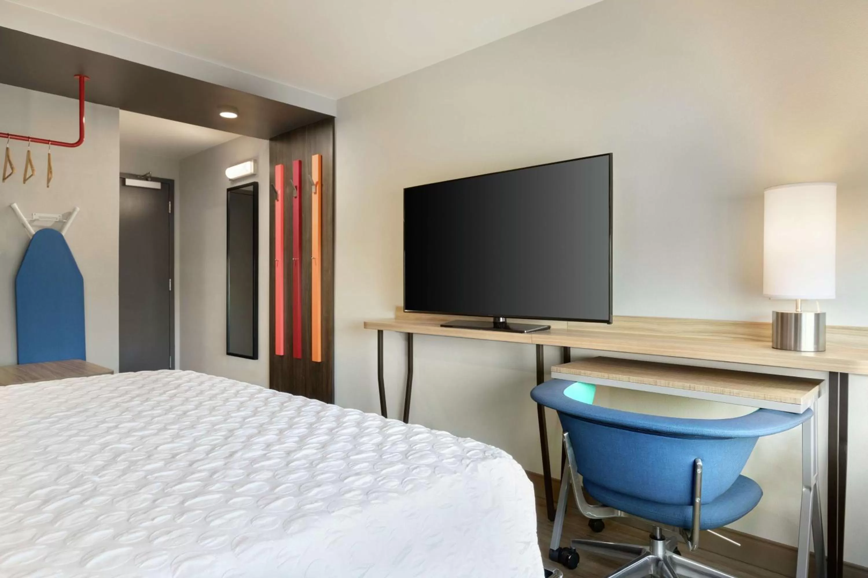 Bedroom, Bed in Tru By Hilton Harbison Columbia