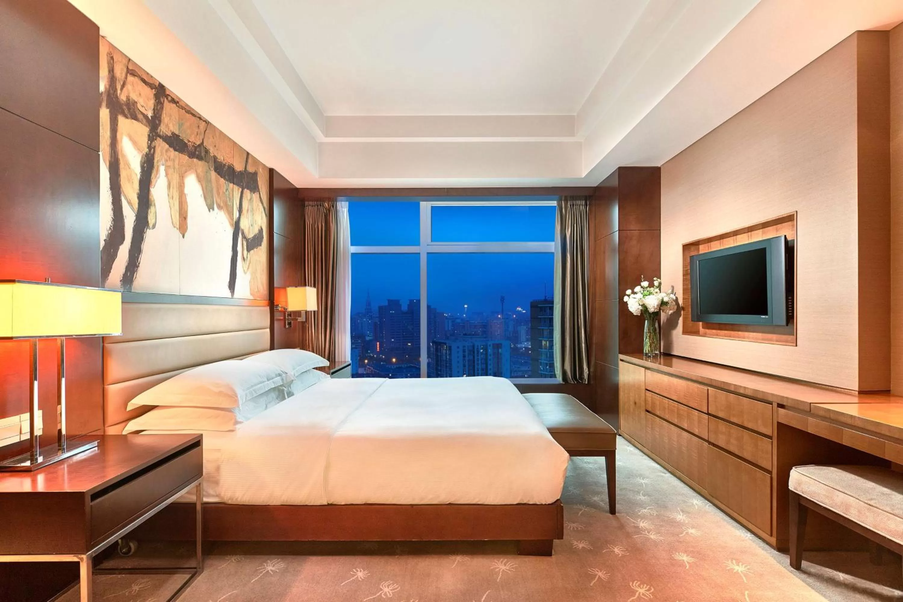 Bedroom, Bed in DoubleTree by Hilton Beijing