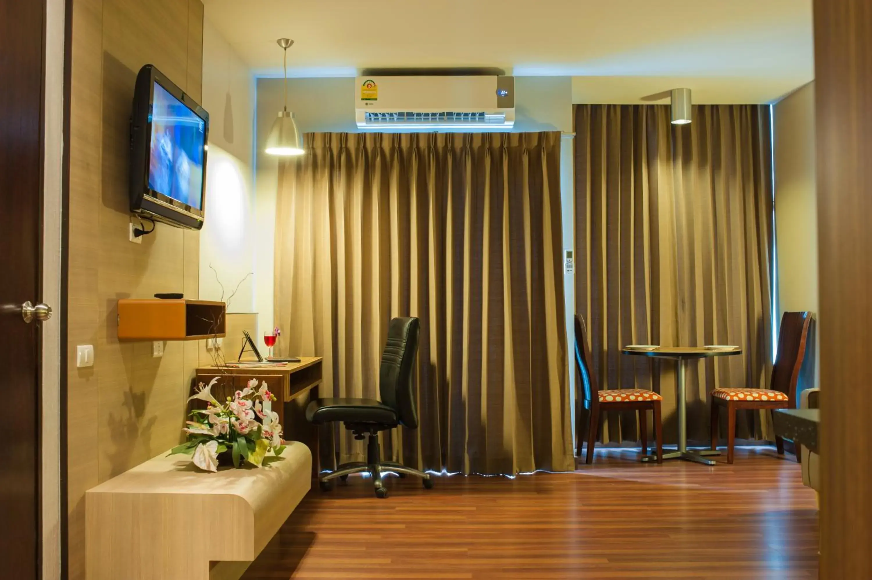 TV/Entertainment Center in Marsi Hotel