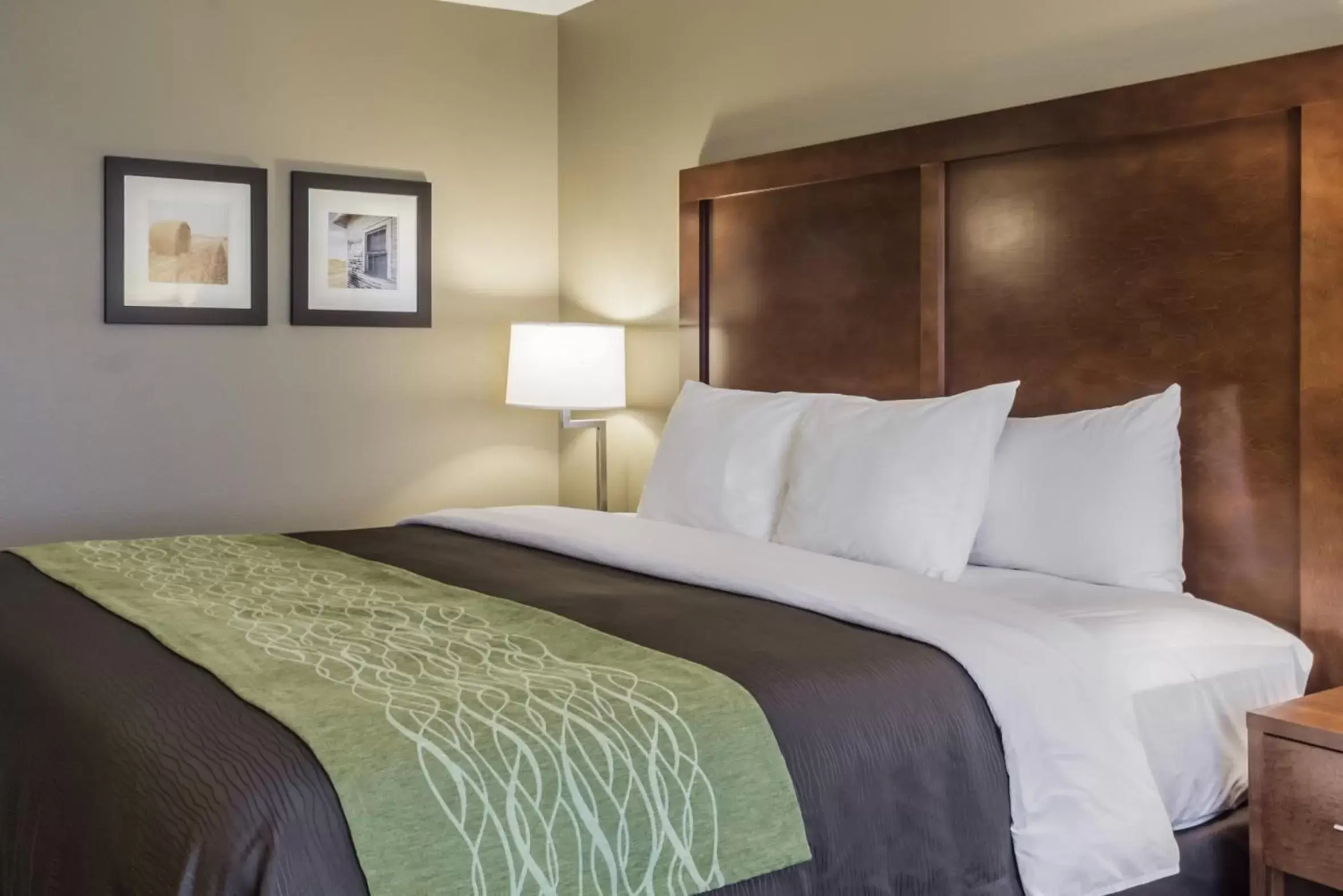 Bedroom, Bed in Comfort Inn & Suites Avera Southwest