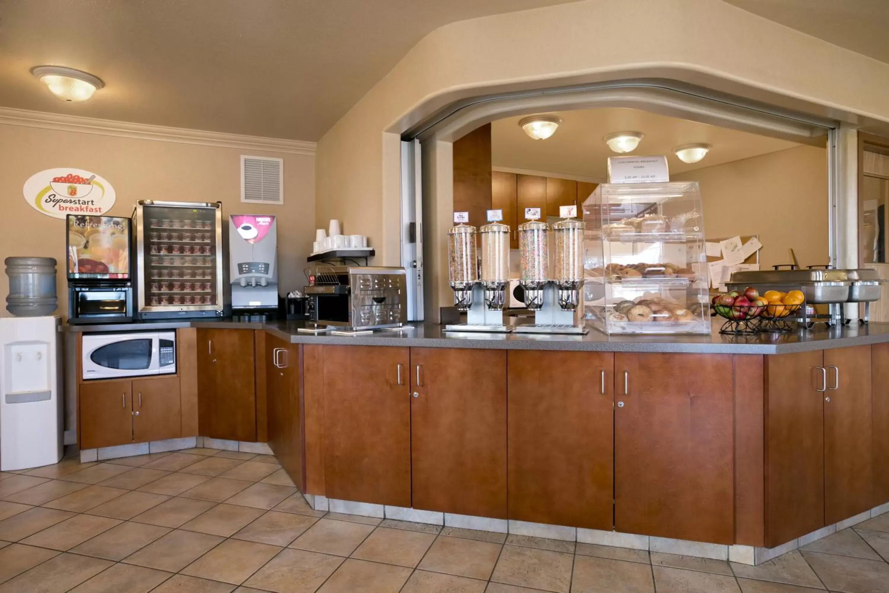 Breakfast, Restaurant/Places to Eat in Super 8 by Wyndham Fort Nelson BC