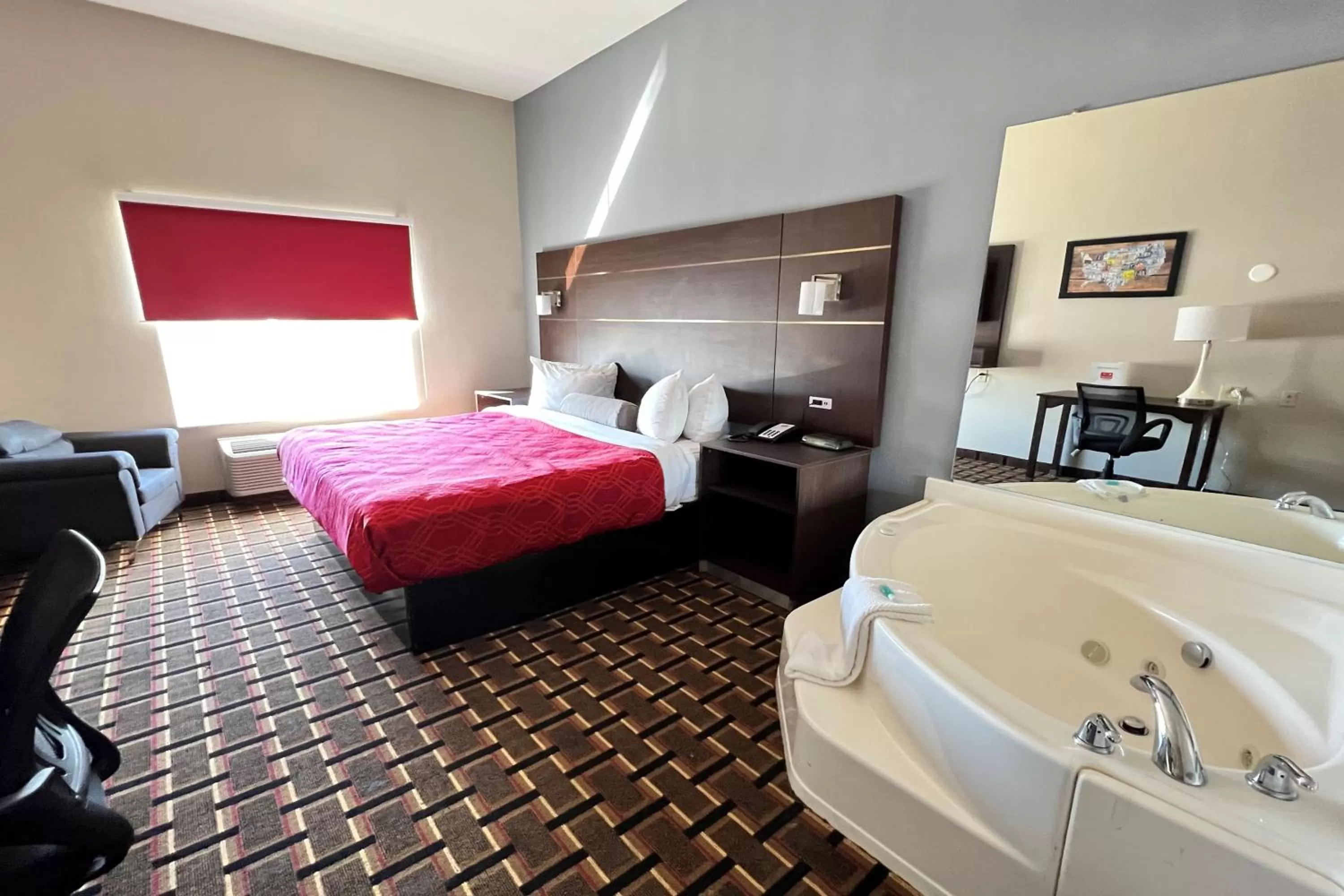 Bed in Econo Lodge Augusta West near Fort Gordon