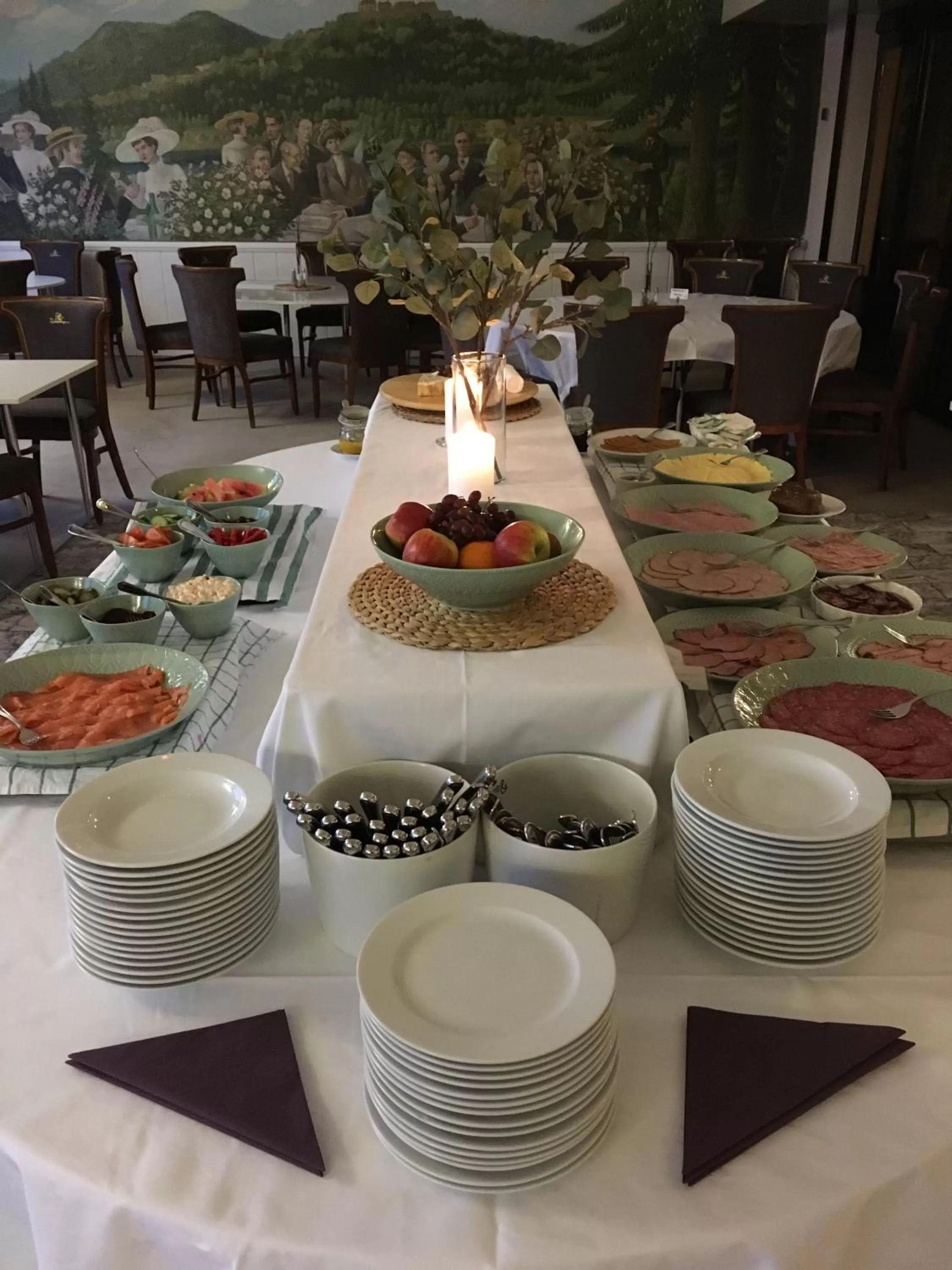 Restaurant/places to eat in Vinger Hotell