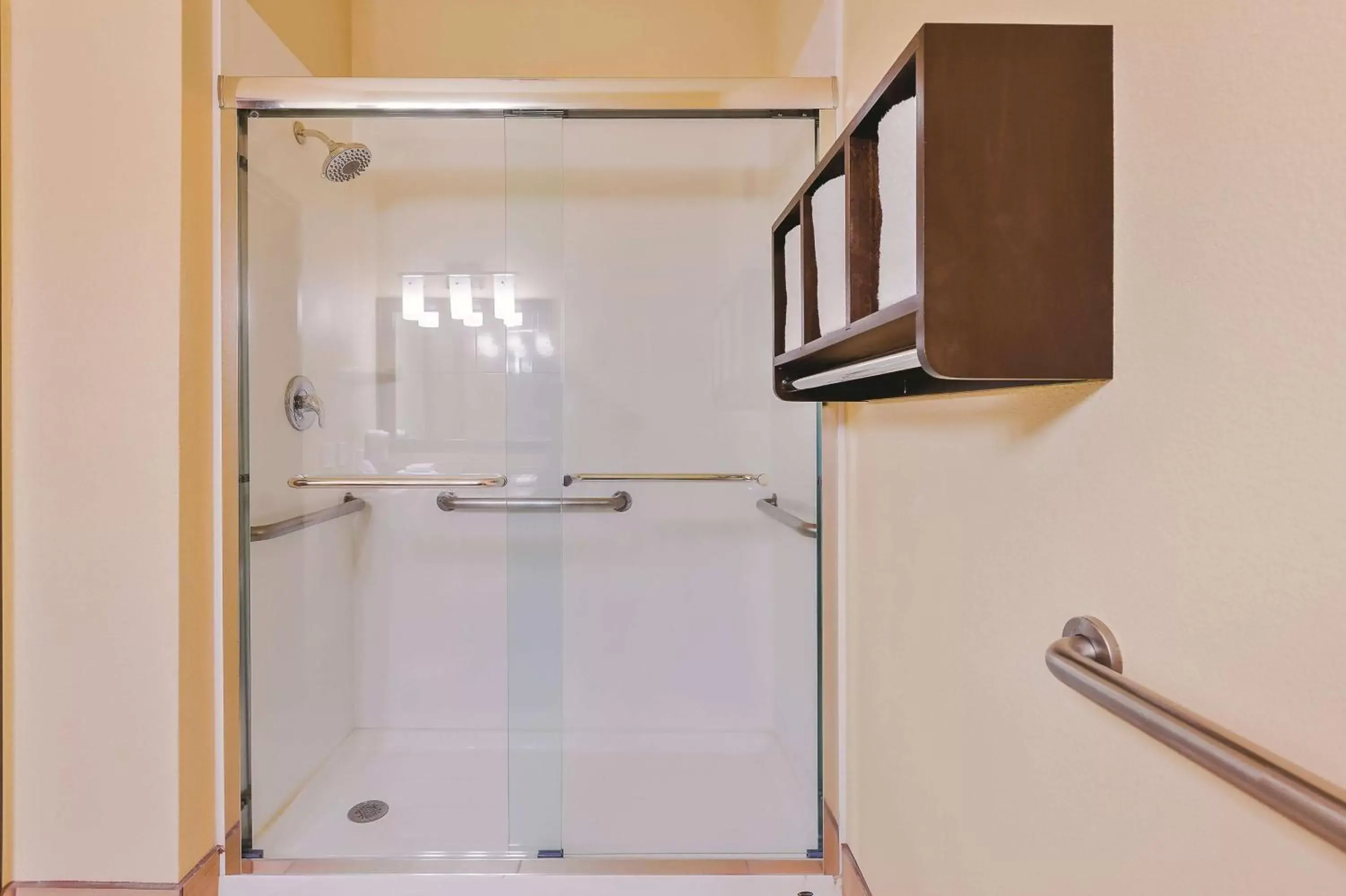 Photo of the whole room in La Quinta by Wyndham Boise Airport Photo of the whole room in La Quinta by Wyndham Boise Airport