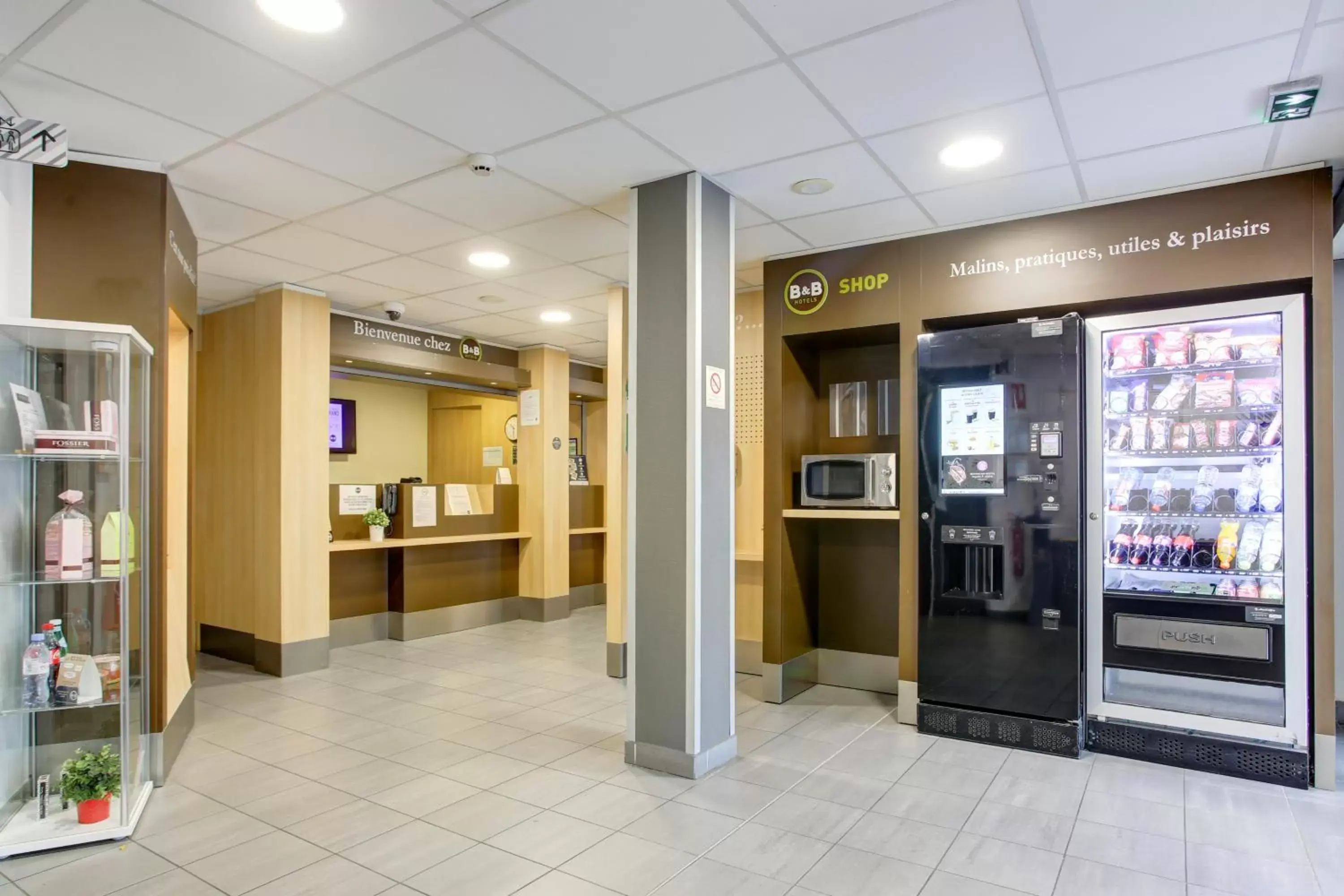 Lobby or reception in B&B HOTEL Reims Centre Gare