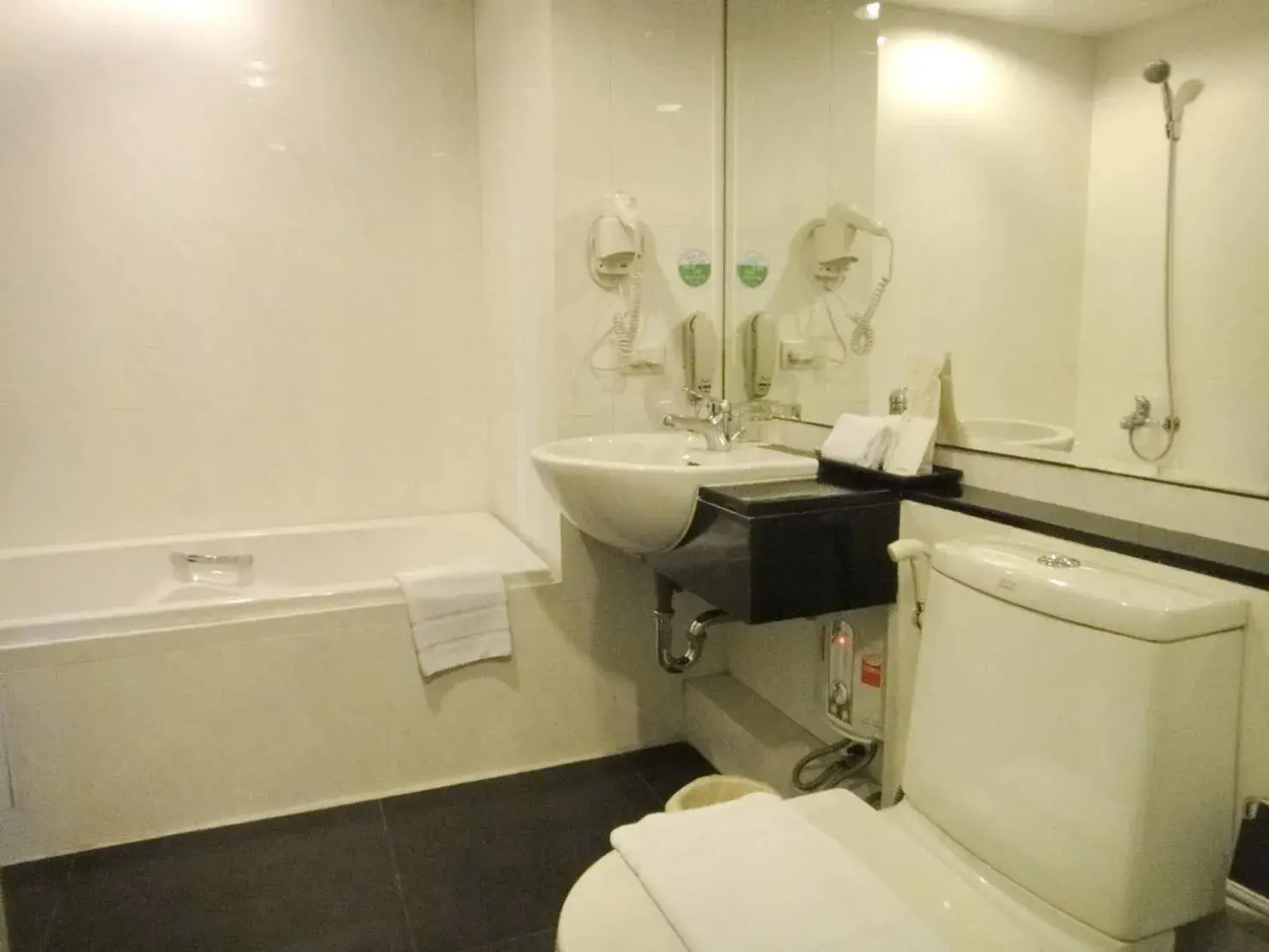 Bathroom in The Patra Hotel - Rama 9
