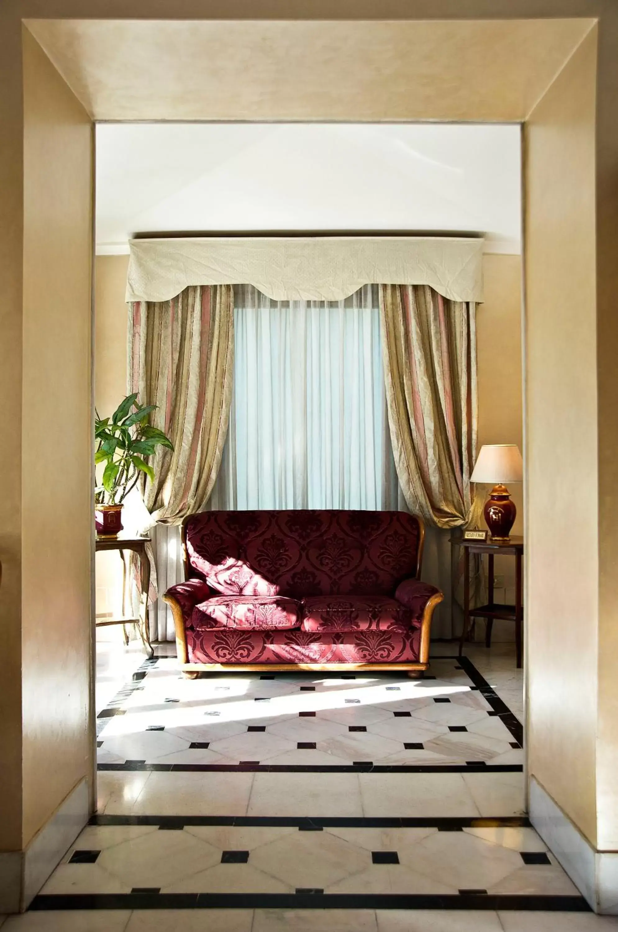 Lobby or reception, Seating Area in Hotel Arco Di Travertino