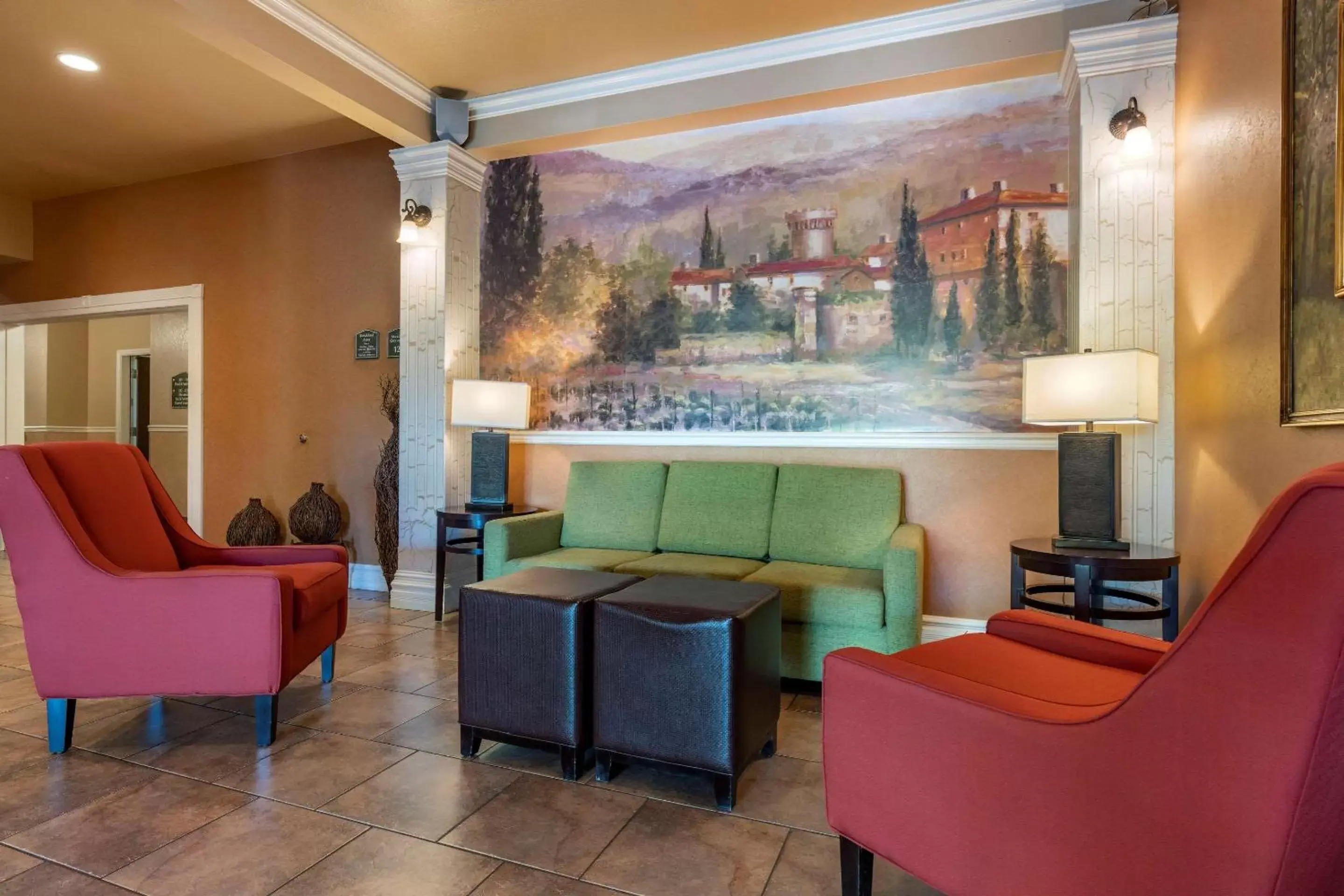 Lobby or reception, Seating Area in Comfort Inn & Suites Ukiah Mendocino County
