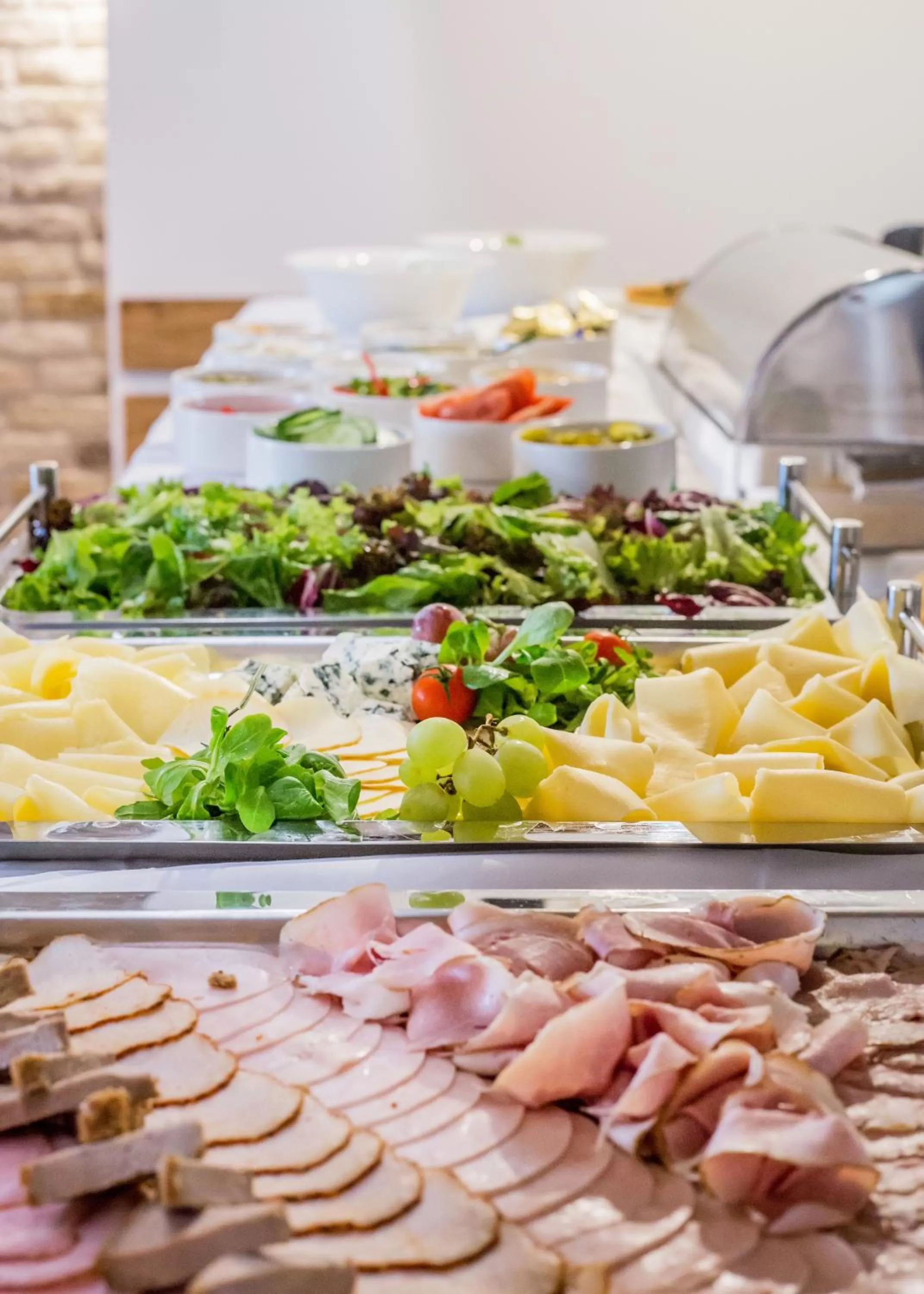 Restaurant/places to eat in Plaza Boutique Hotel