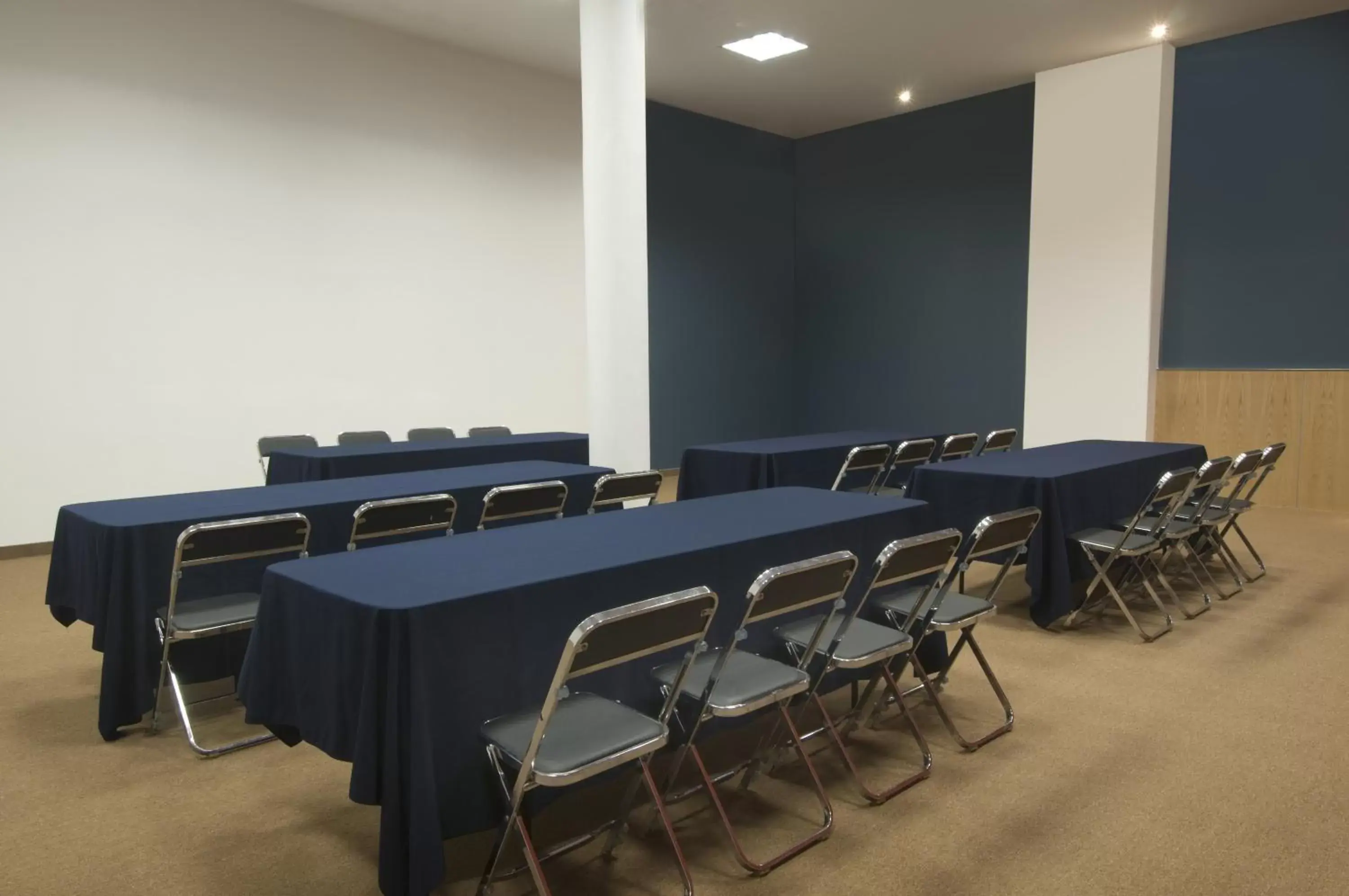 Meeting/conference room in One Puebla FINSA