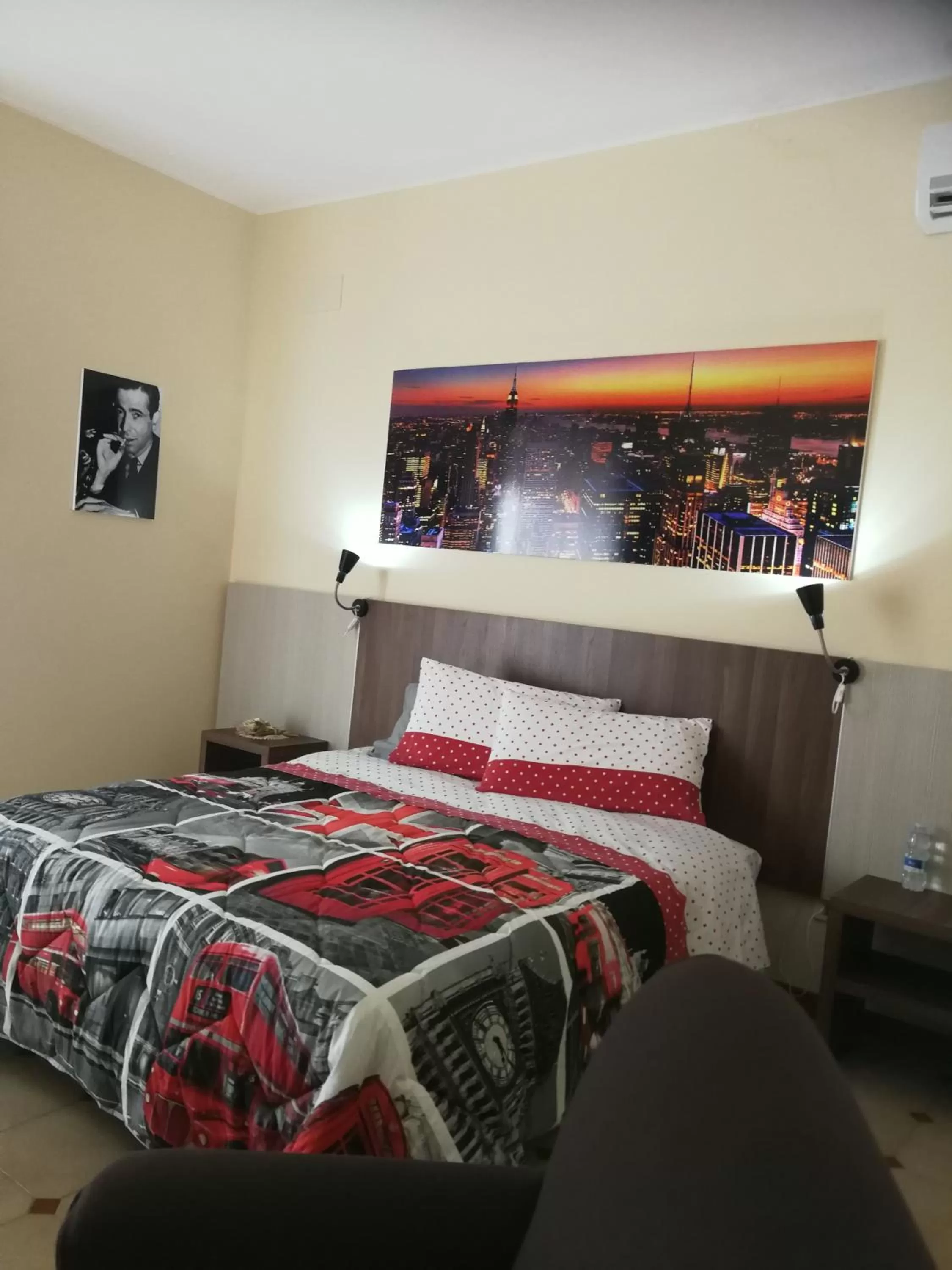 Bed in Bed & Breakfast Hollywood