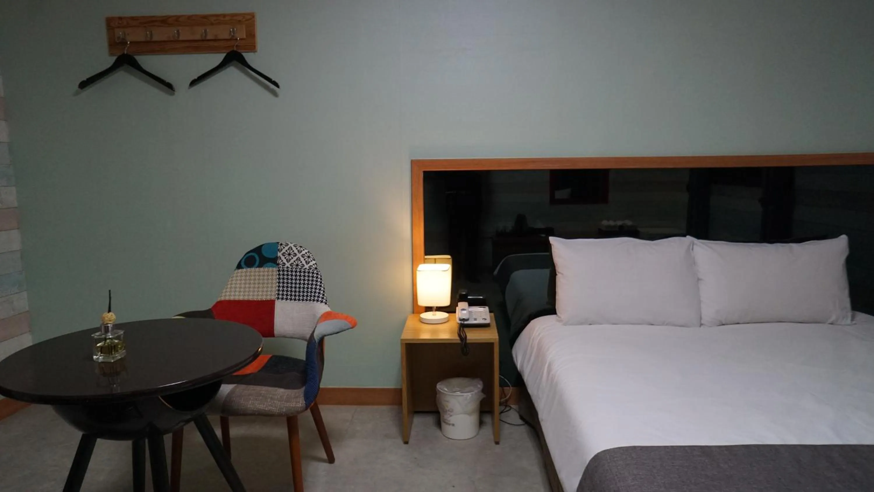 Decorative detail, Bed in Hotel Tong Yeondong Jeju