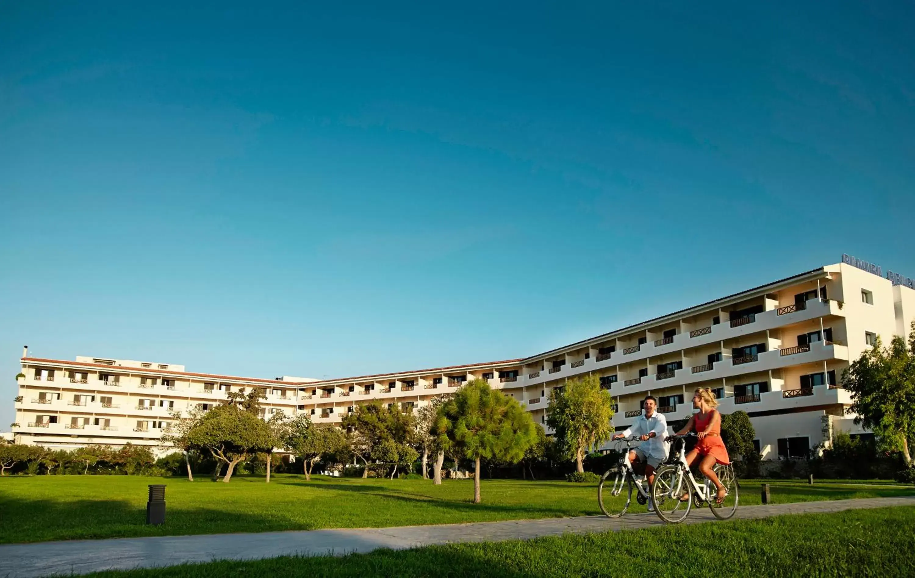 Property building in Mitsis Ramira Property building in Mitsis Ramira