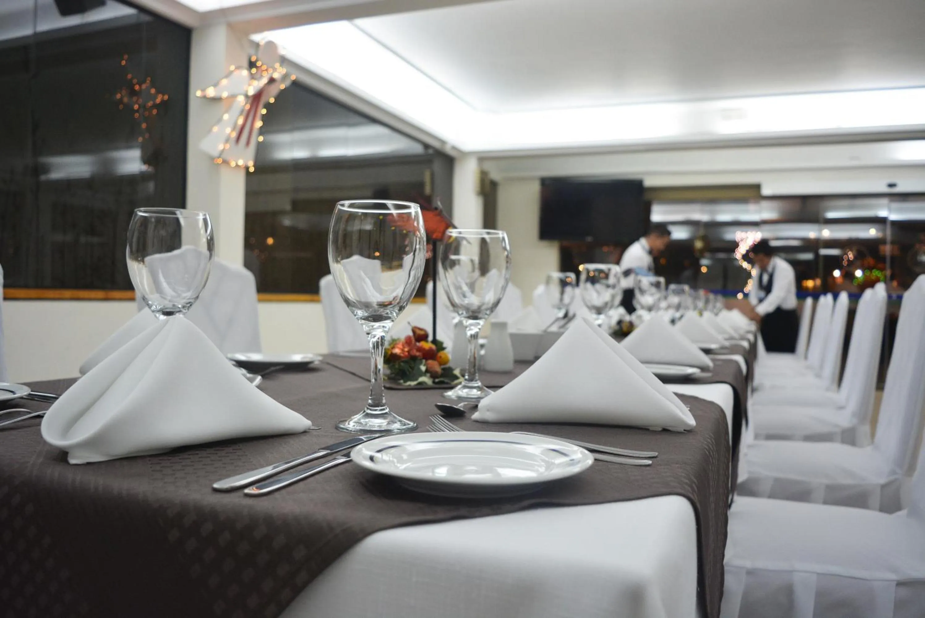 Restaurant/places to eat in Hotel Cortez