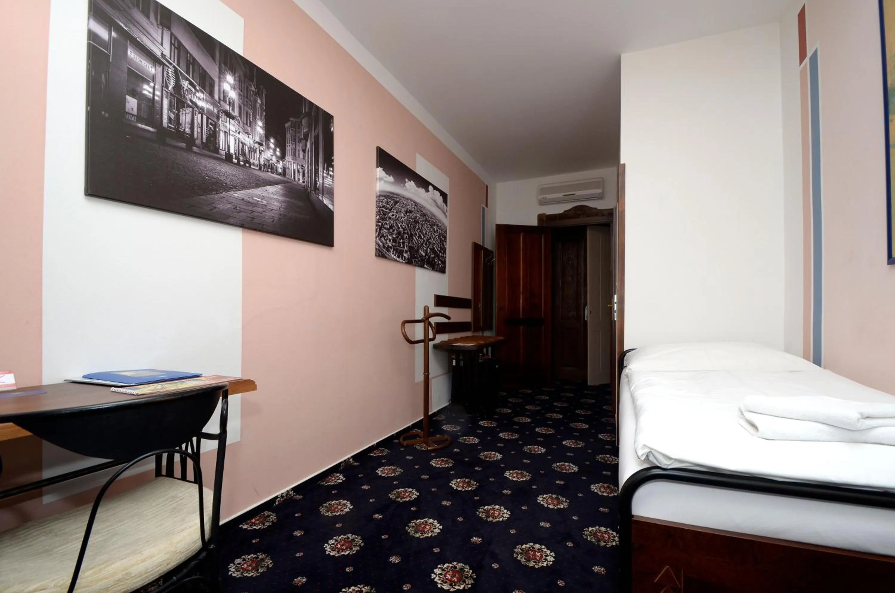 Bed in Brioni Boutique Hotel 4*