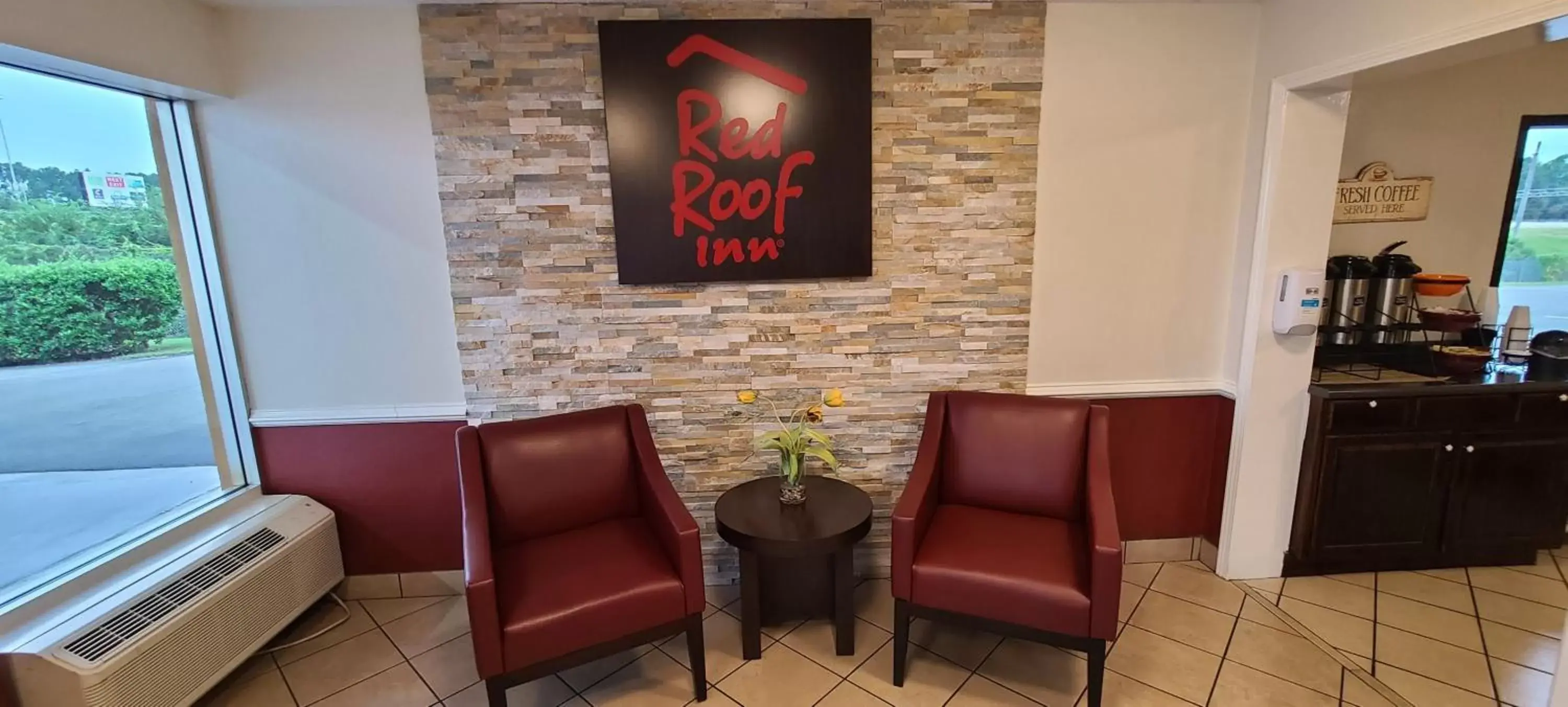 Lobby or reception in Red Roof Inn Tifton Lobby or reception in Red Roof Inn Tifton
