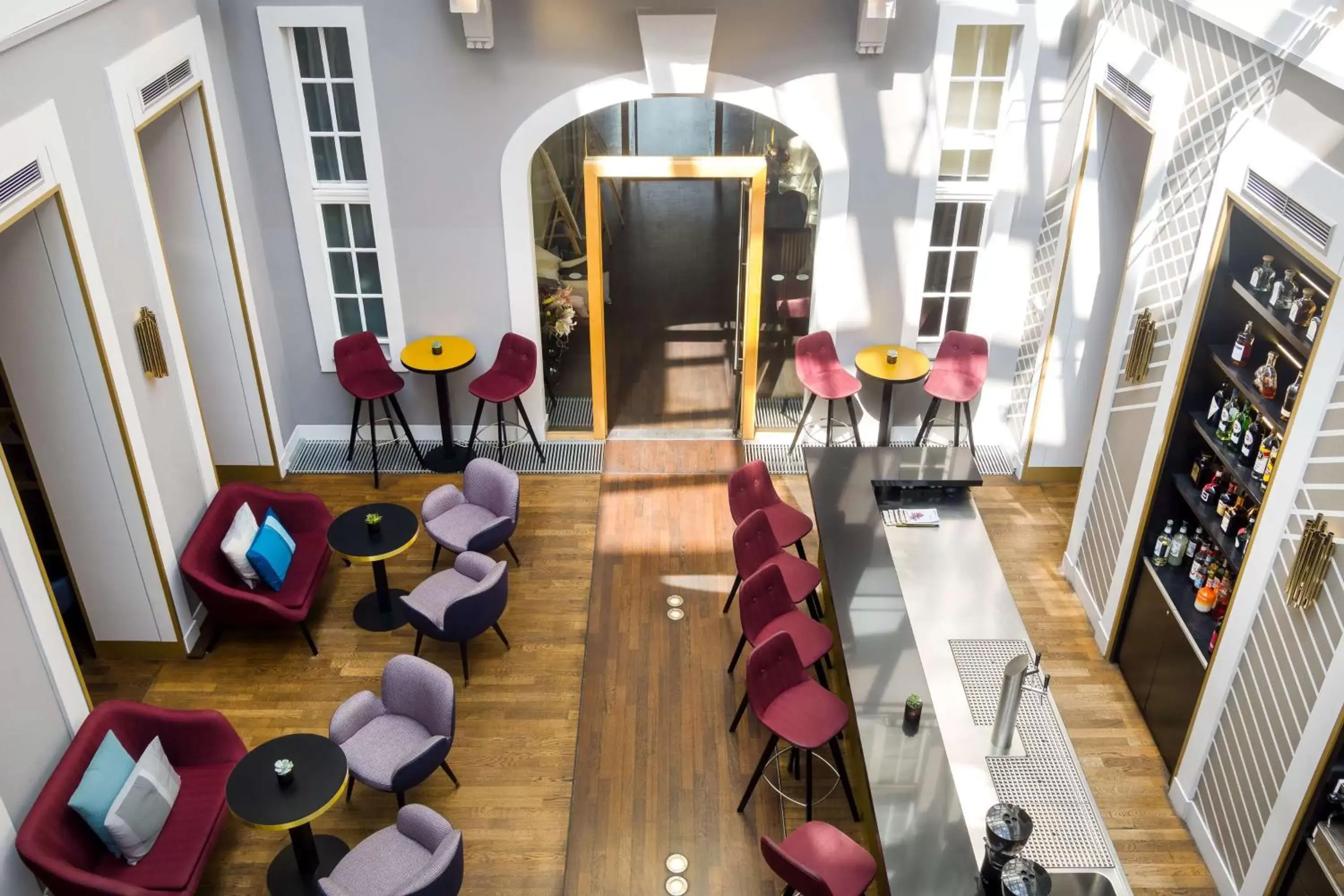 Lounge or bar in art'otel berlin mitte, Powered by Radisson Hotels