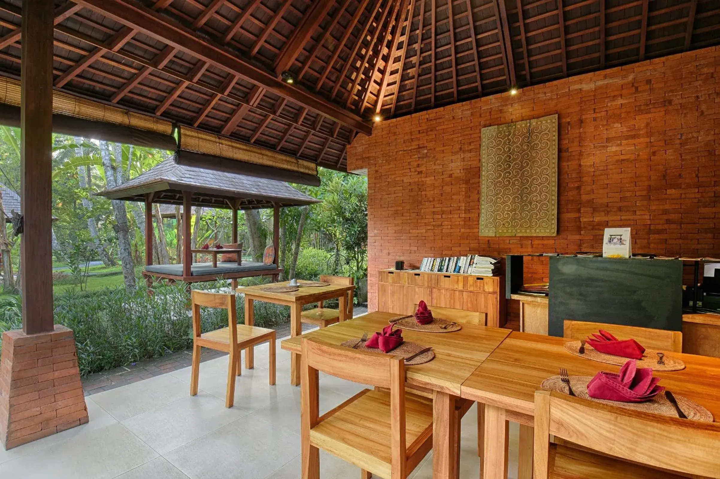 Restaurant/places to eat in Samkhya Villas - Free 1x Floating Breakfast or Minibar Restaurant/places to eat in Samkhya Villas - Free 1x Floating Breakfast or Minibar