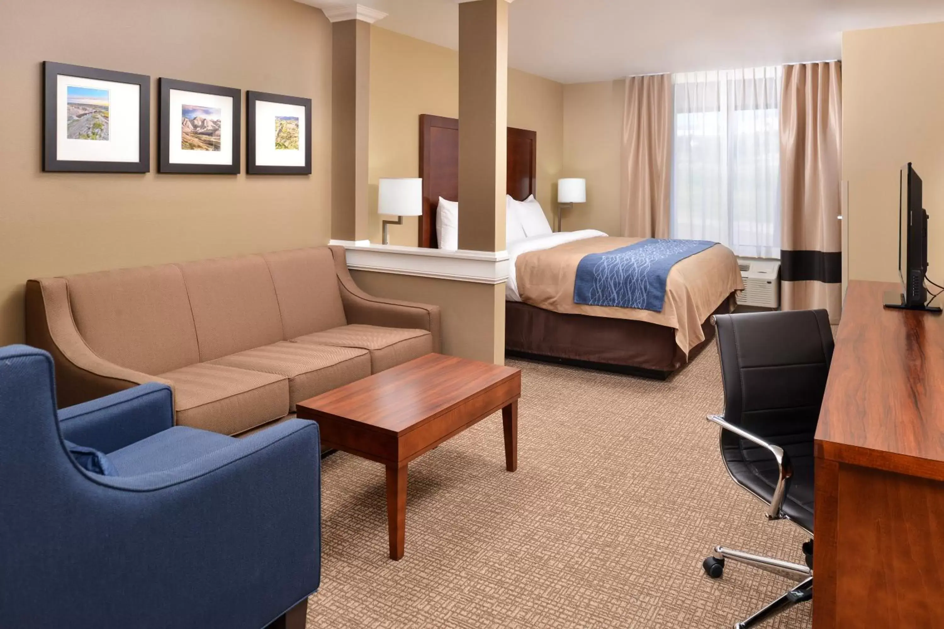 King Suite - Non-Smoking in Comfort Inn & Suites Mandan - Bismarck